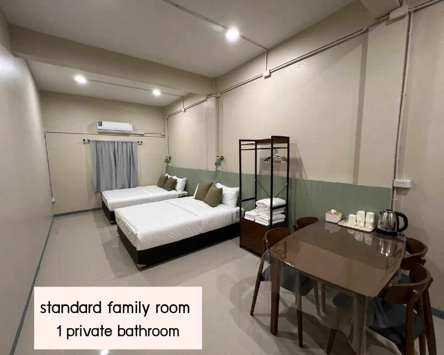 Bed in Achcha hotel - itsaraphap MRT station - Wat Arun