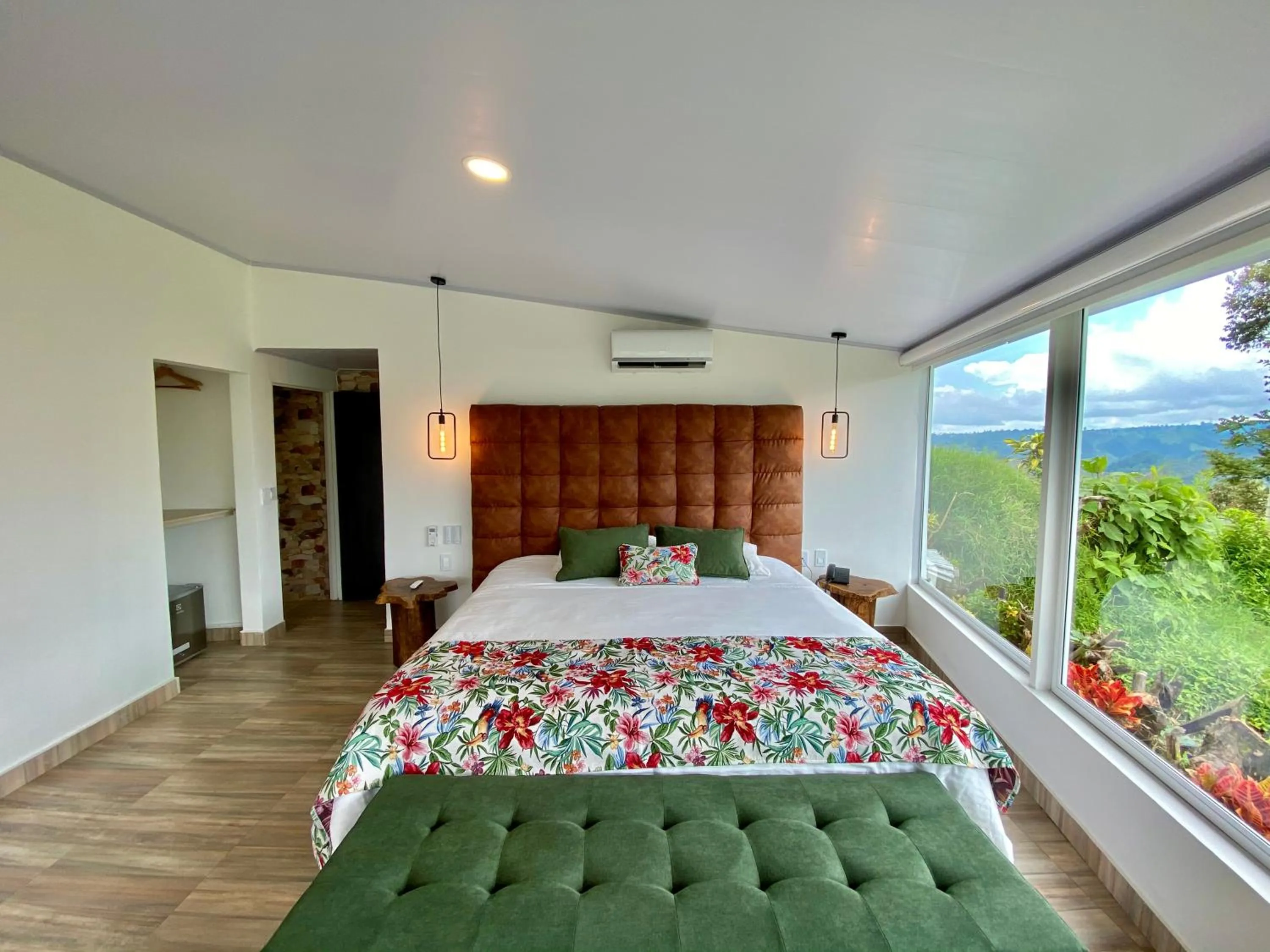 Photo of the whole room, Bed in Hotel El Mirador del Cocora