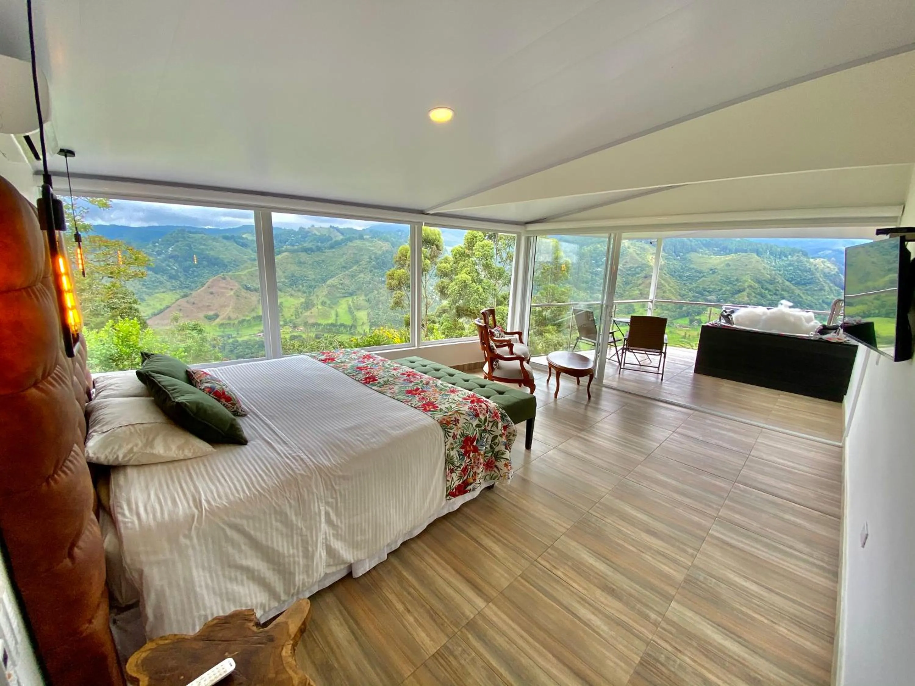 Photo of the whole room, Bed in Hotel El Mirador del Cocora