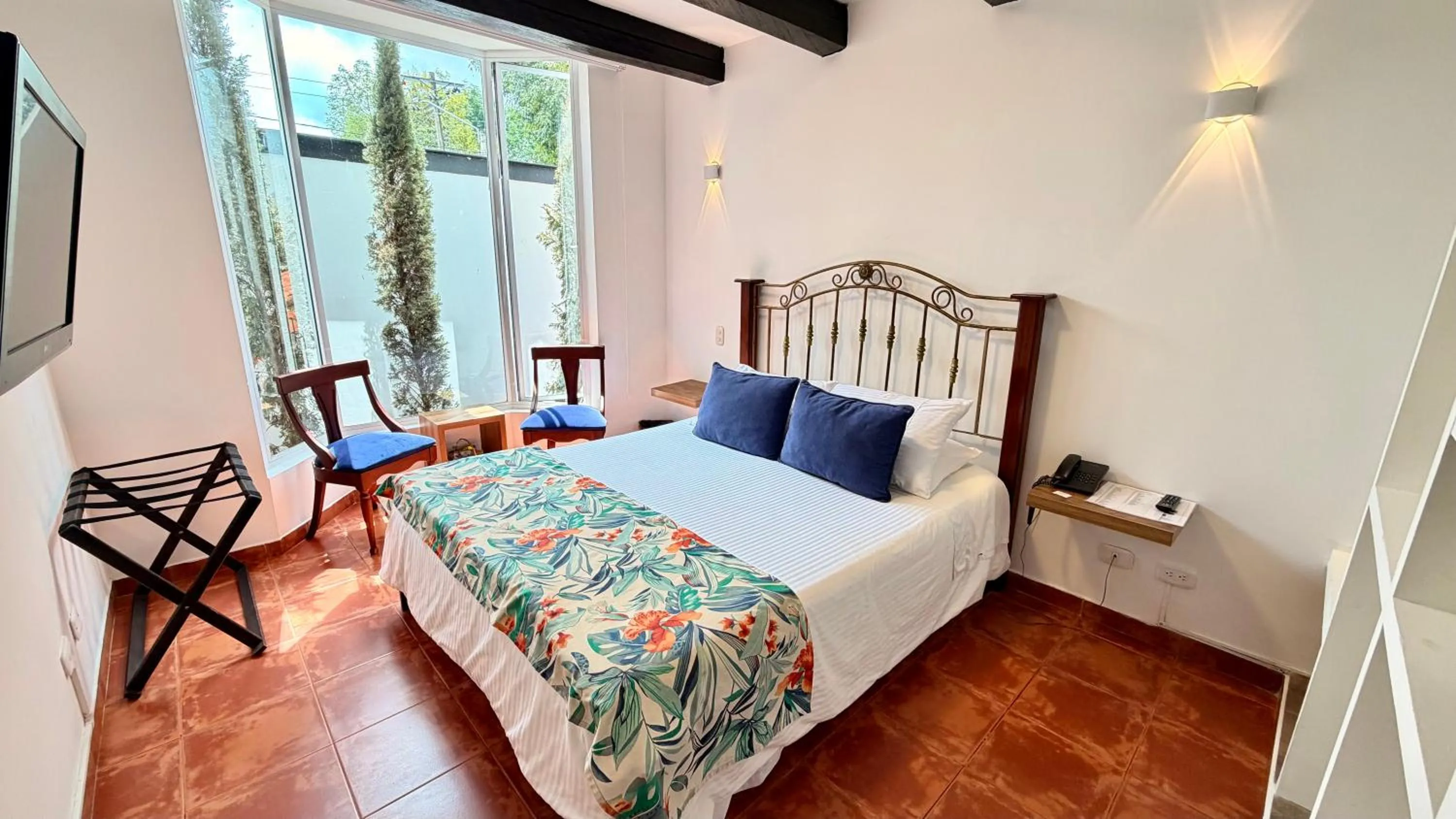 Photo of the whole room, Bed in Hotel El Mirador del Cocora
