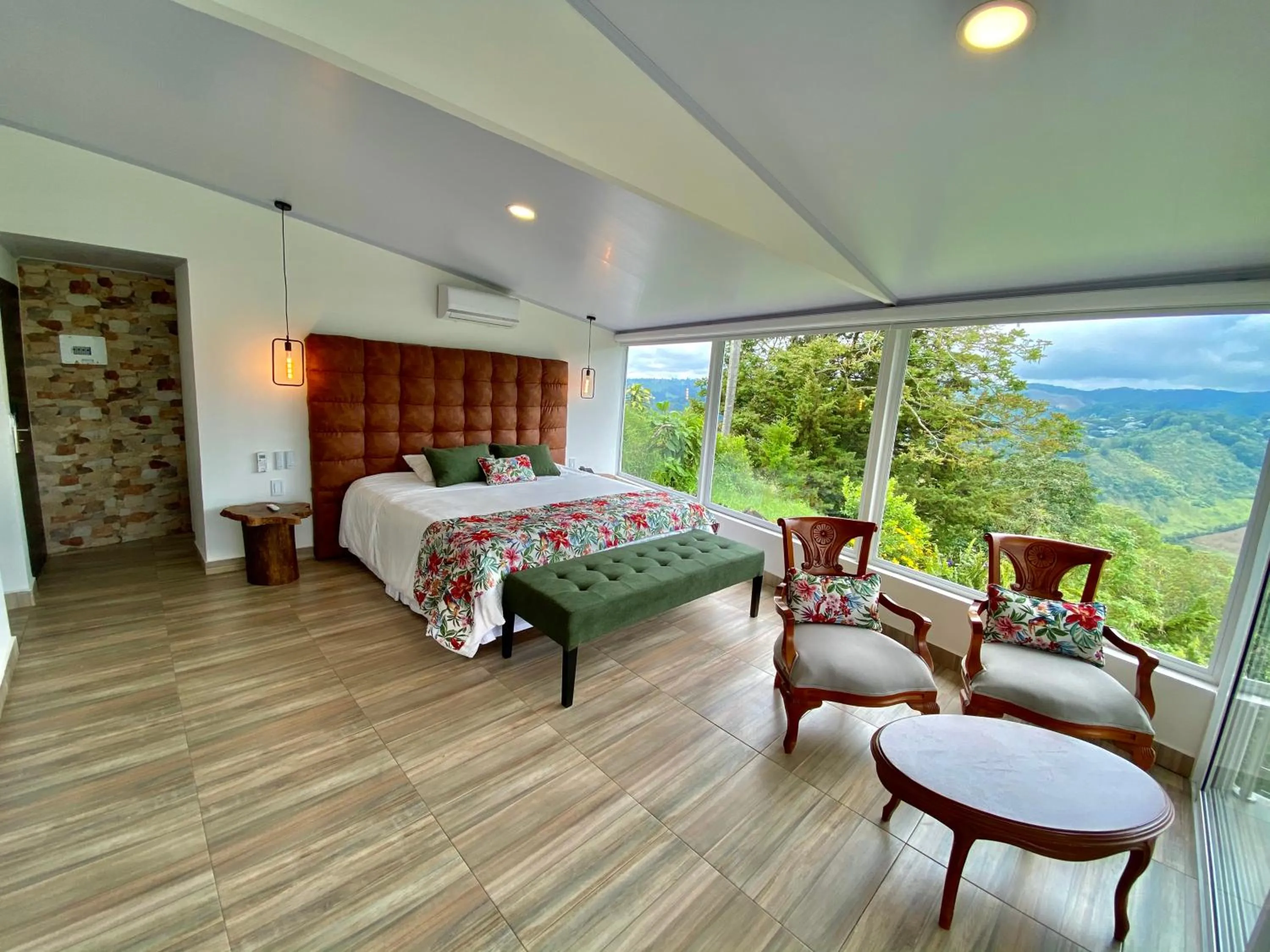 Photo of the whole room, Bed in Hotel El Mirador del Cocora