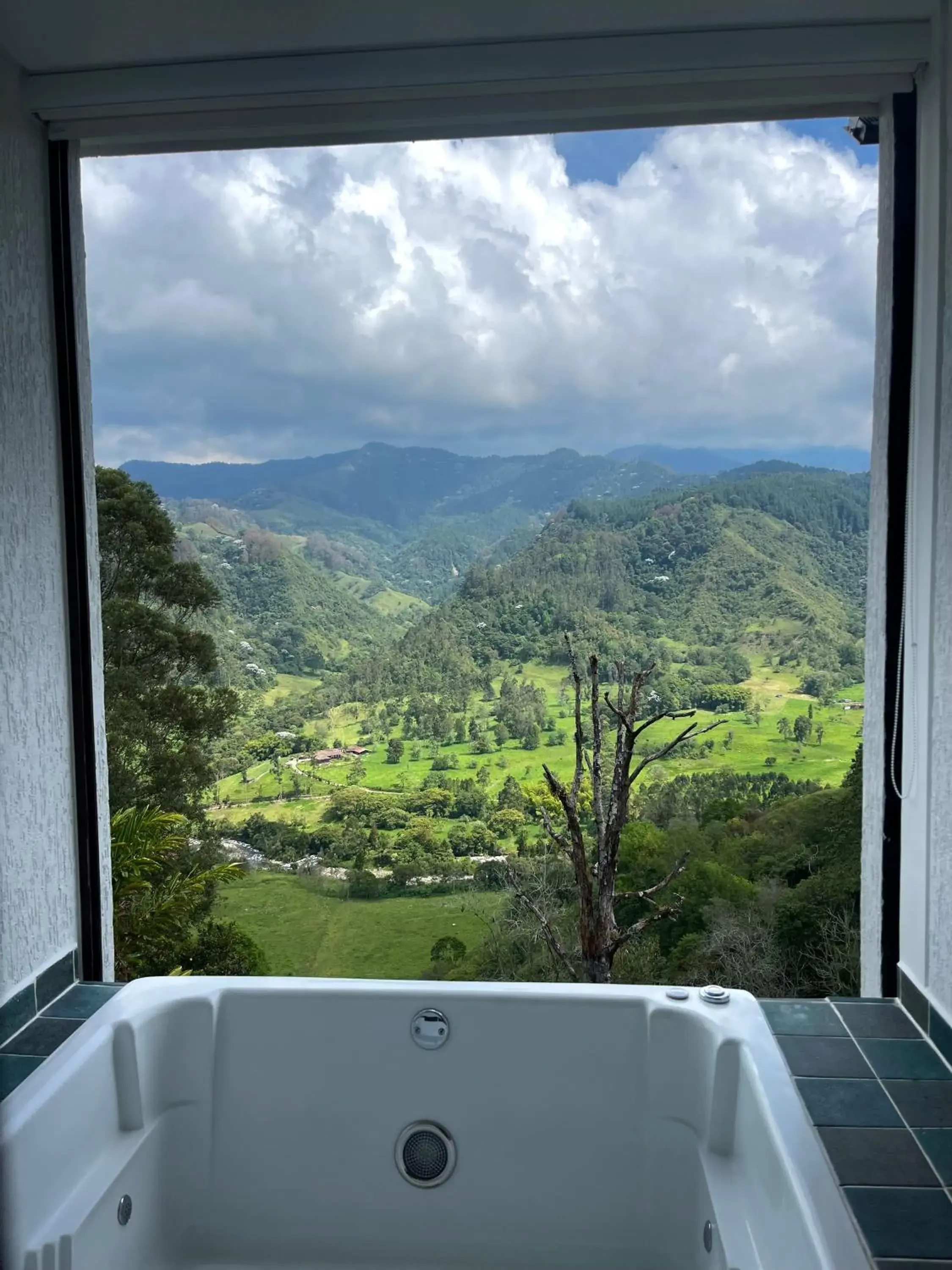 Deluxe Double Room with Bath in Hotel El Mirador del Cocora Deluxe Double Room with Bath in Hotel El Mirador del Cocora