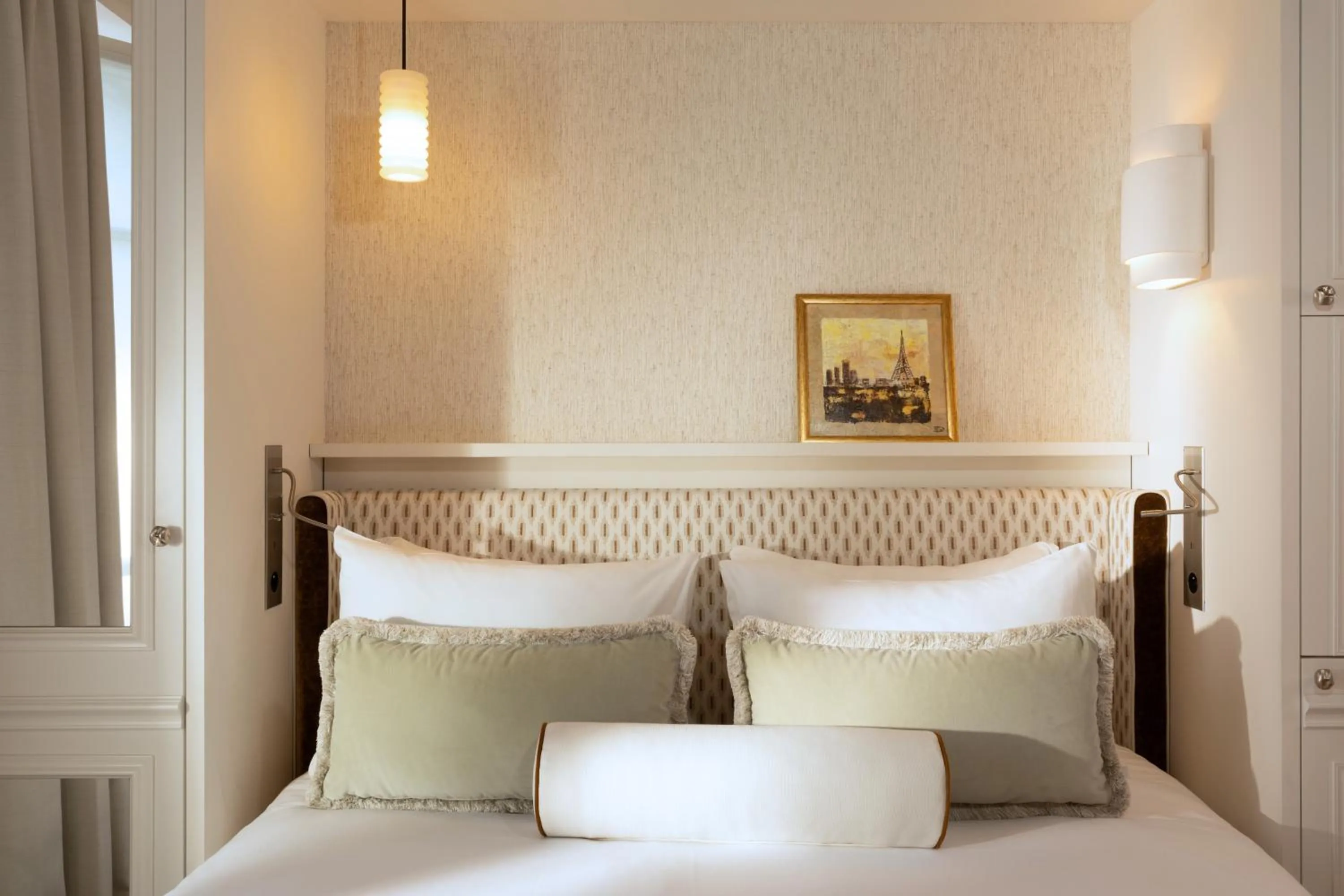 Bedroom, Bed in Almarine Eiffel Hotel & Spa by Malone