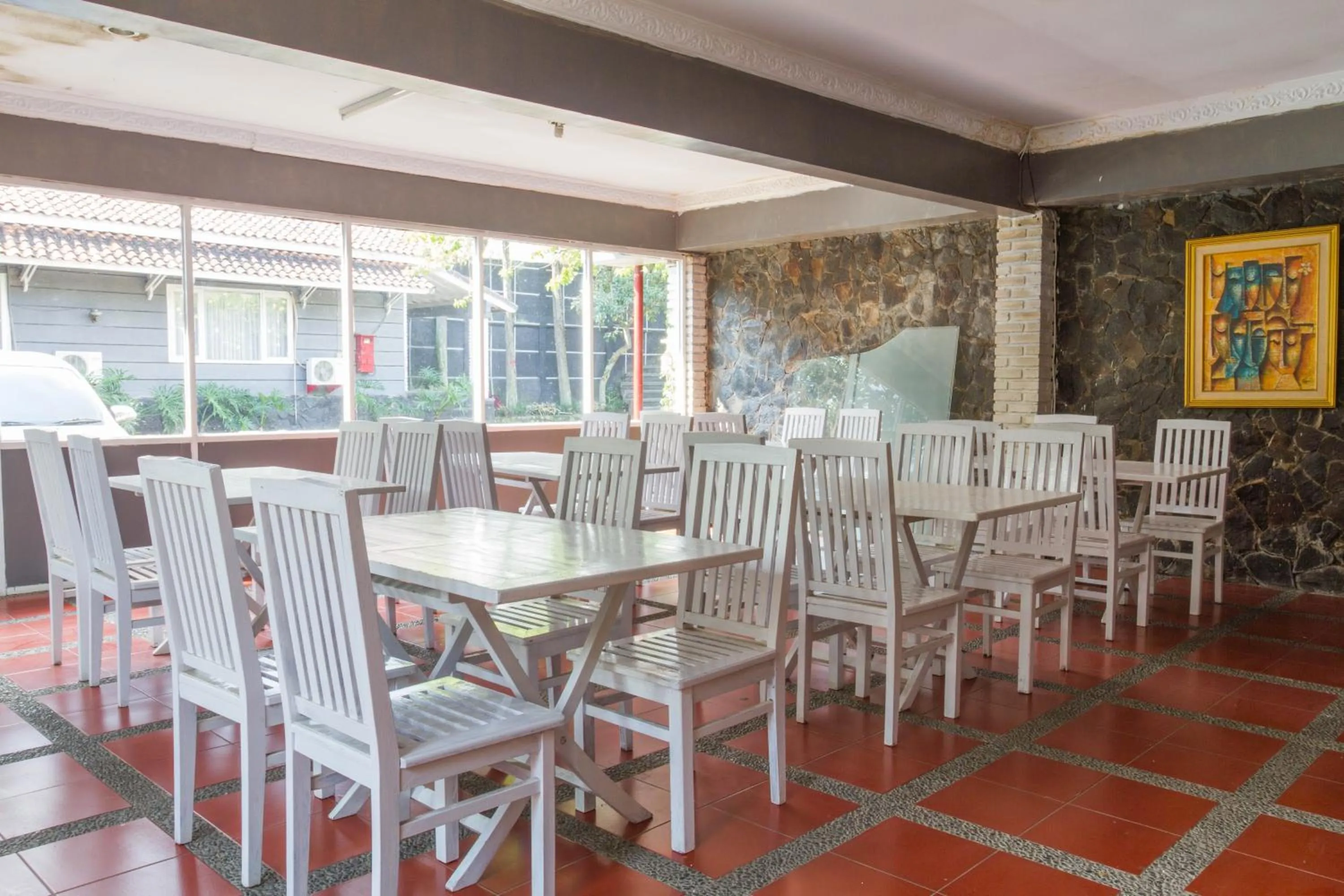 Restaurant/places to eat in RedDoorz Plus @ Otista Garut