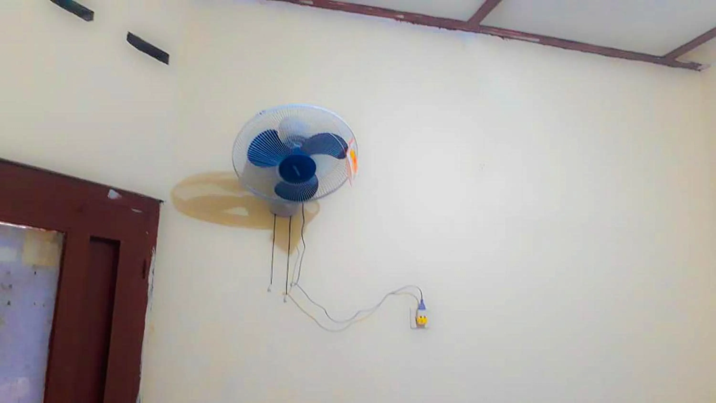 Bedroom in Losmen 2000 Tiga