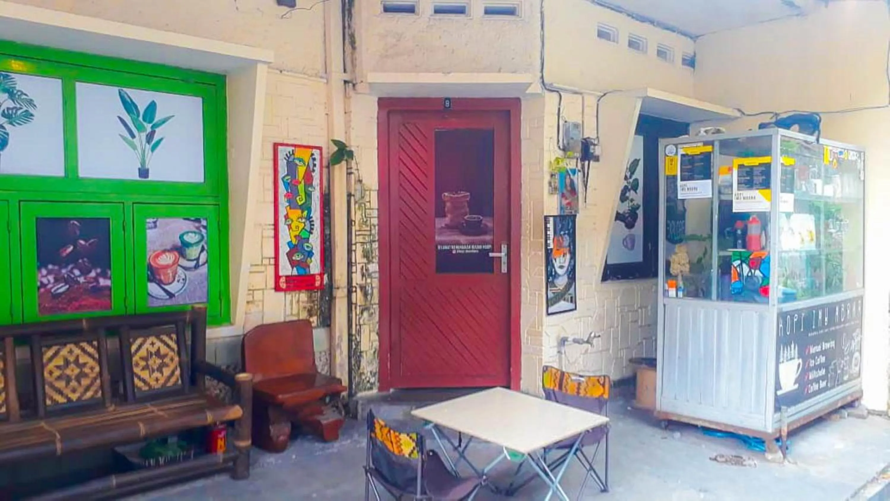 Property building in Losmen 2000 Tiga