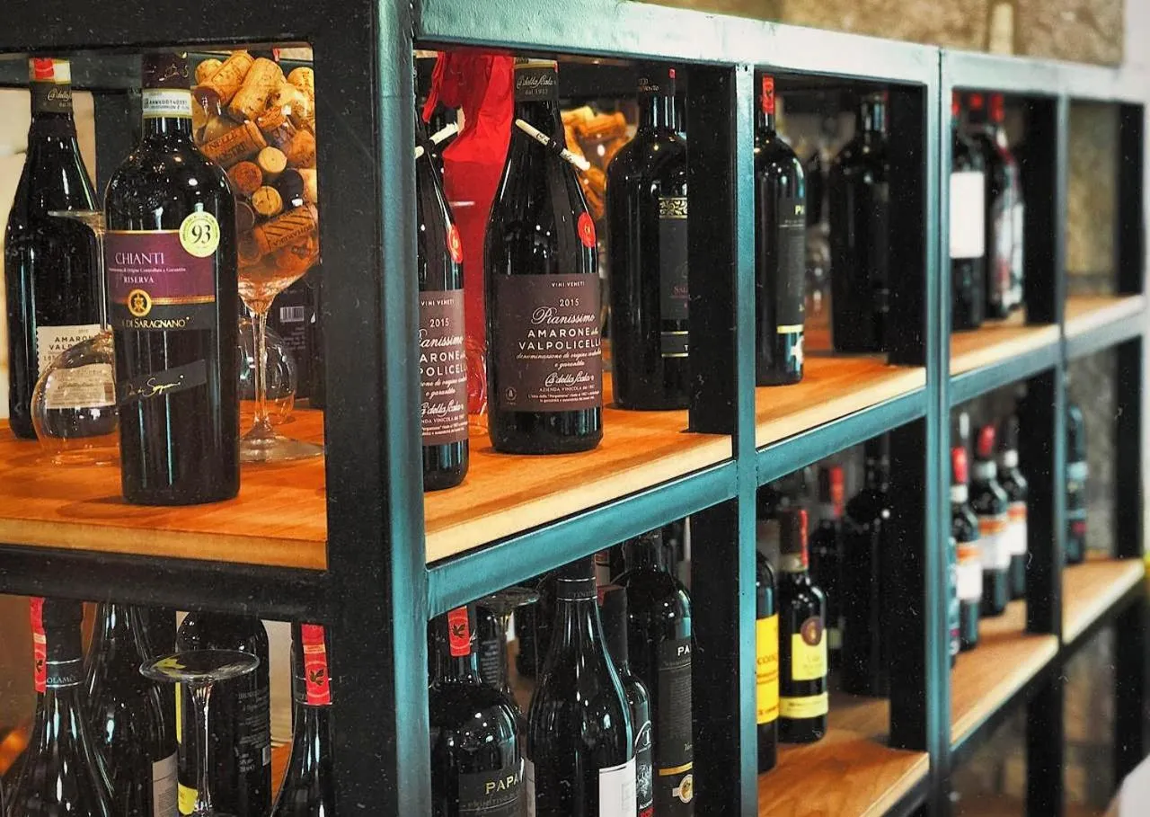 Restaurant/places to eat in Chateau Fasel