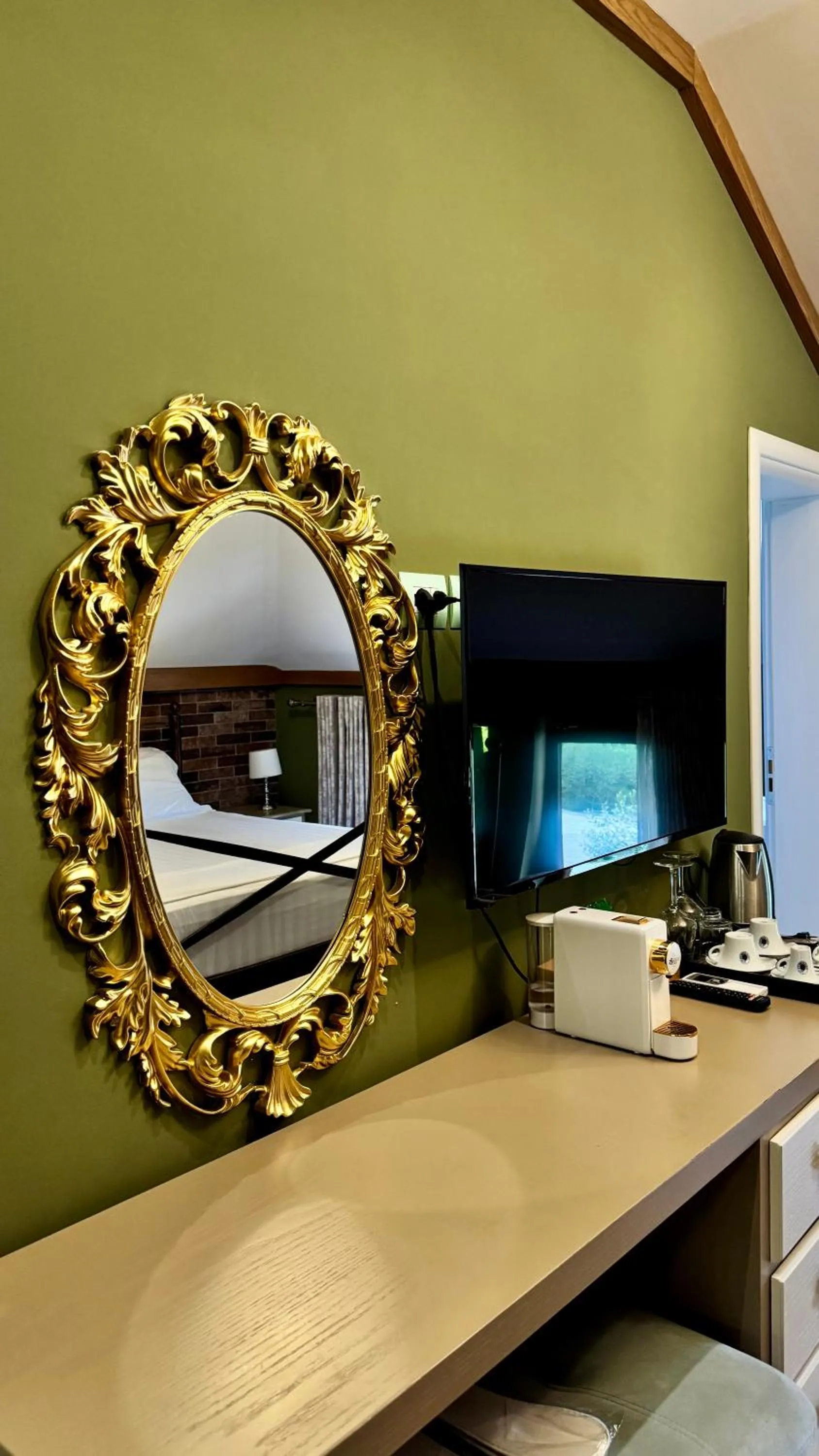 Coffee/tea facilities in Chateau Fasel