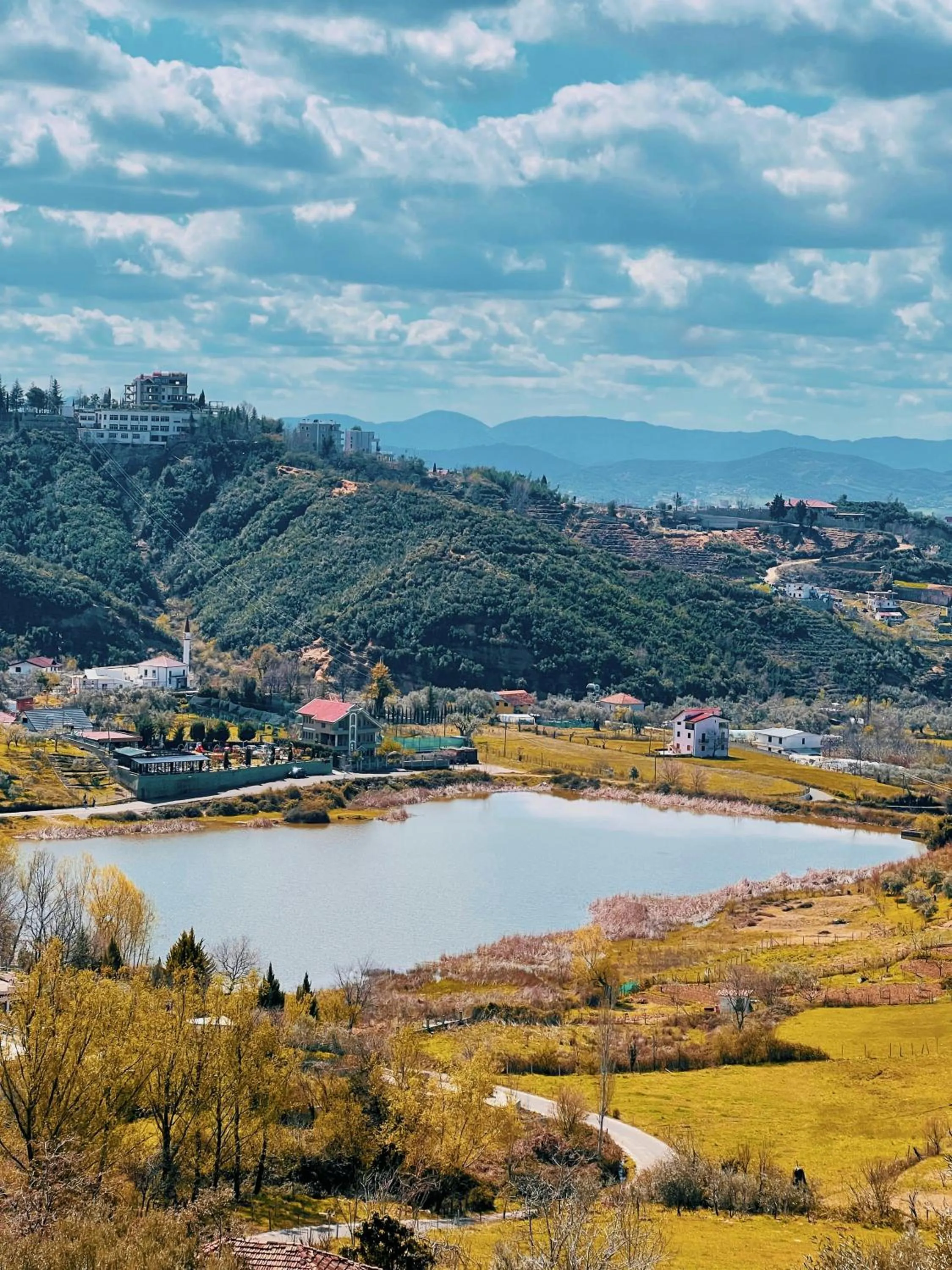 Lake view in Chateau Fasel
