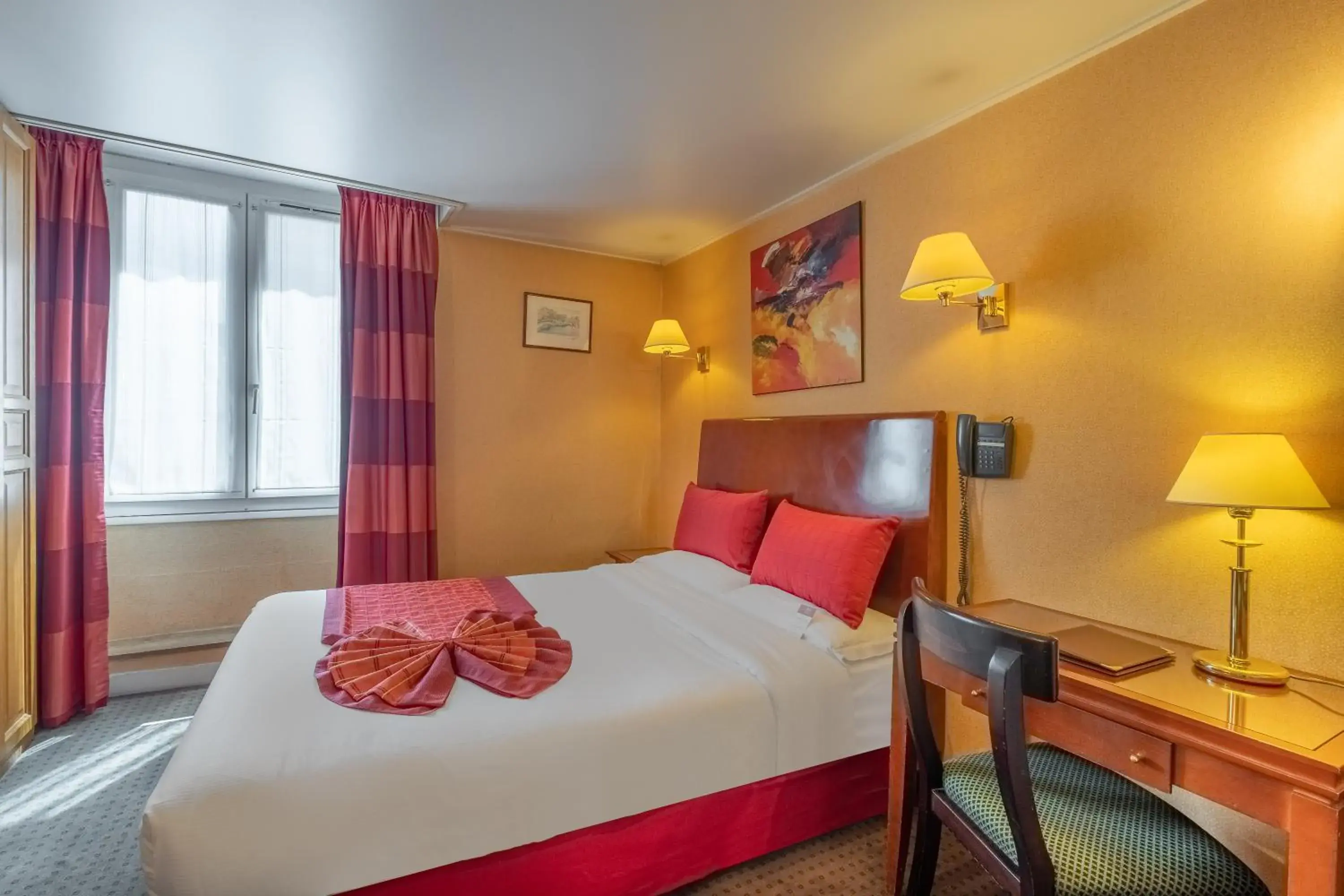 Double Room in Louvre Marsollier Opera Double Room in Louvre Marsollier Opera