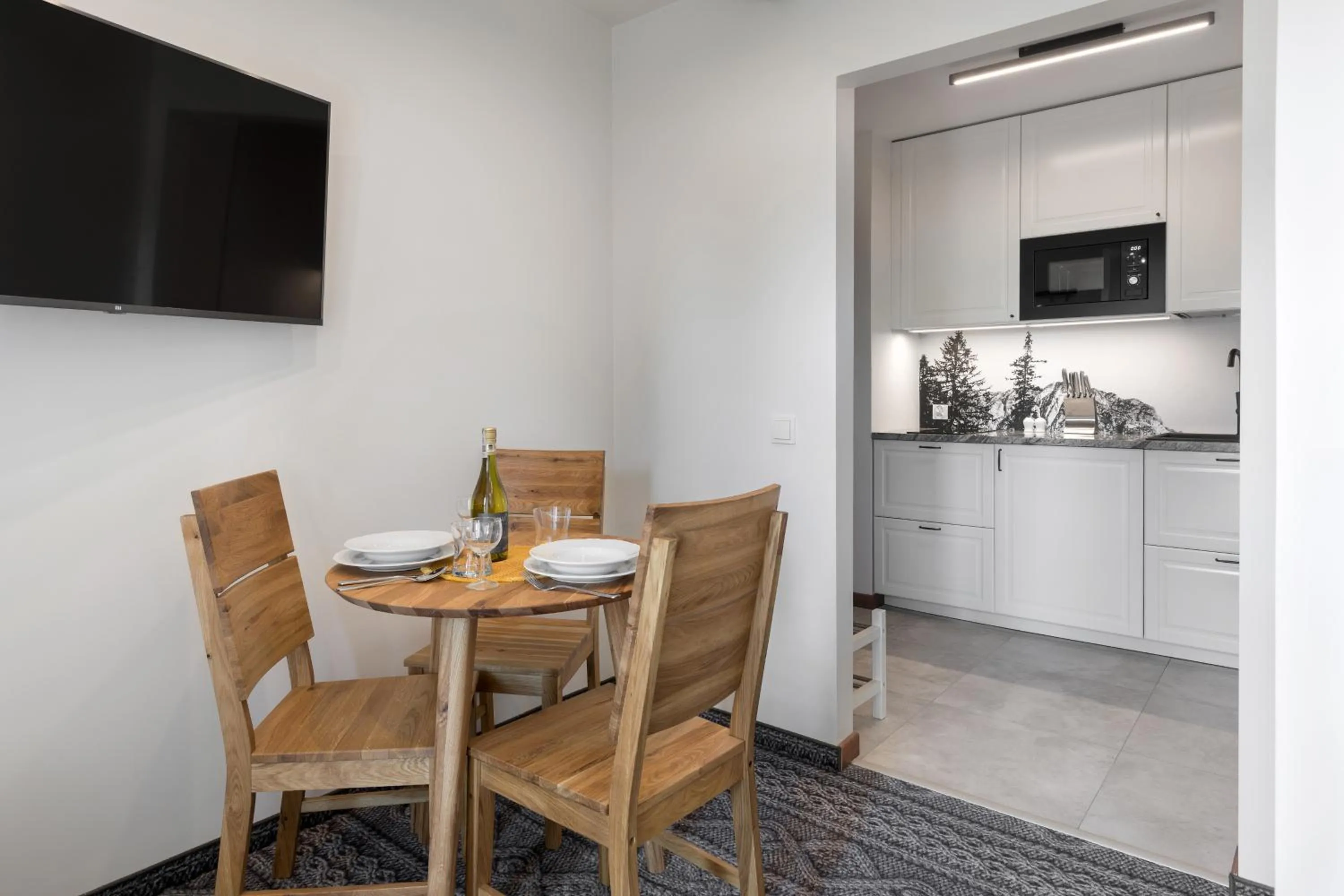 TV and multimedia in Willa Regle