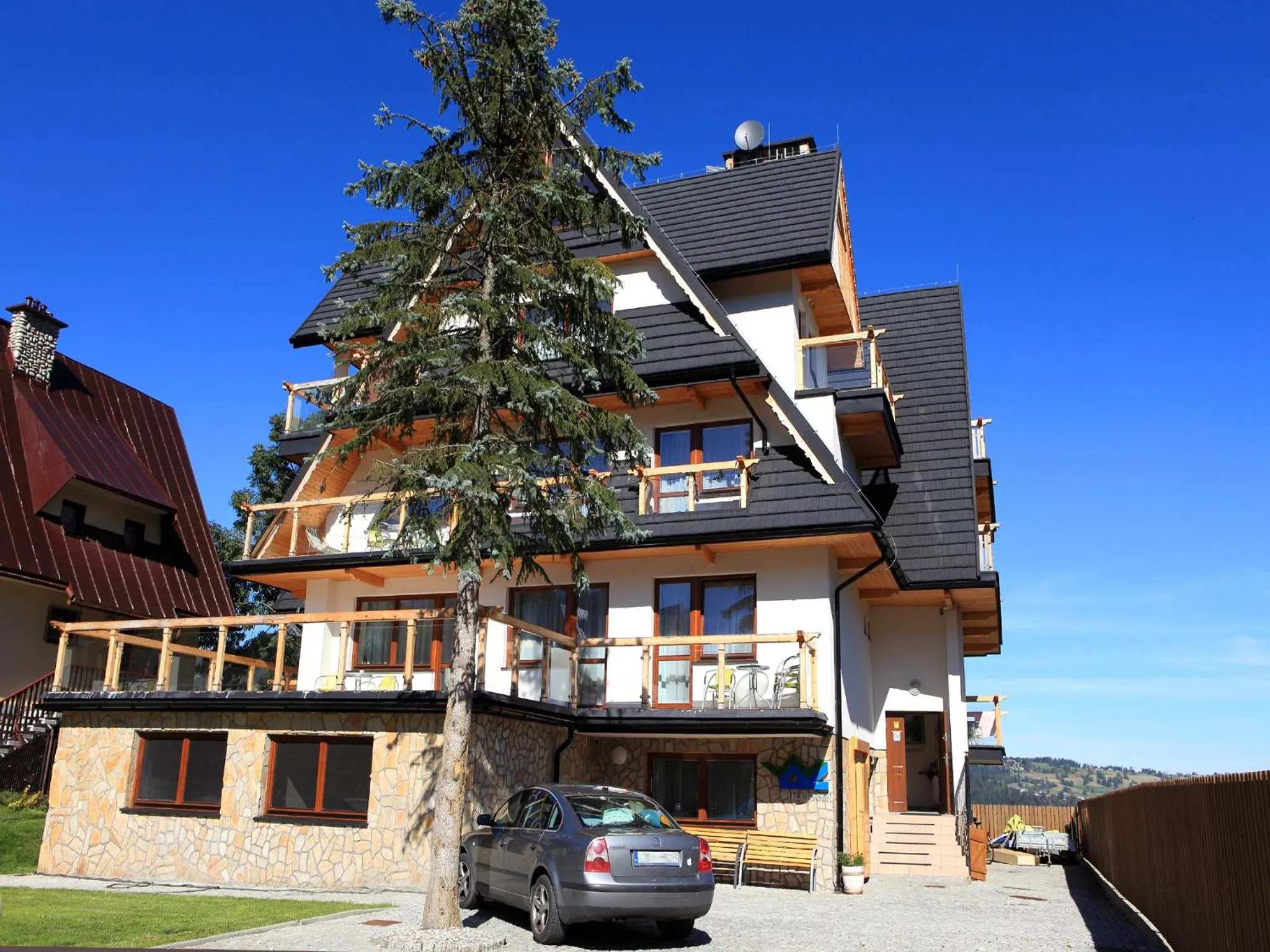 Property building in Willa Regle