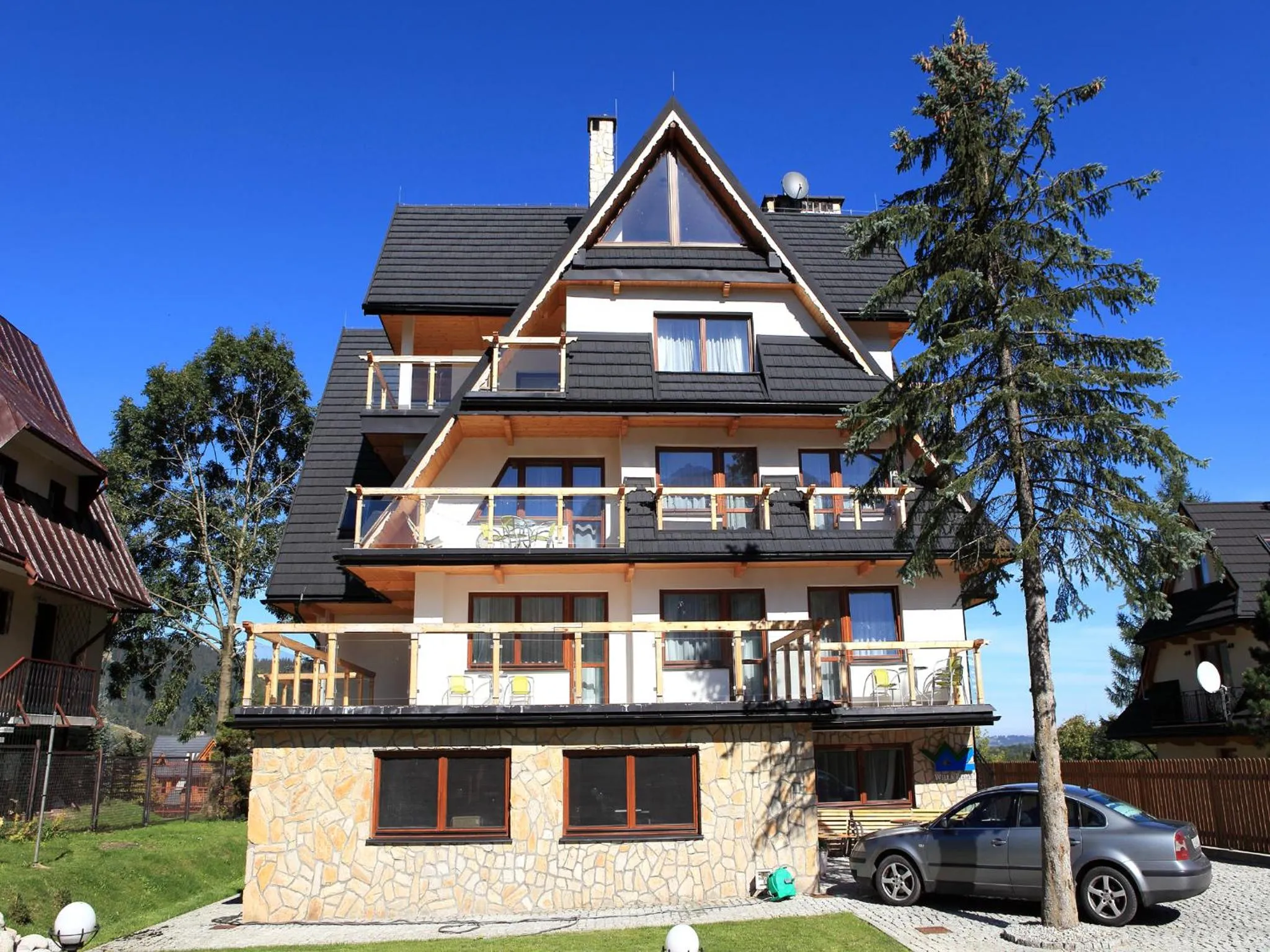 Property building in Willa Regle