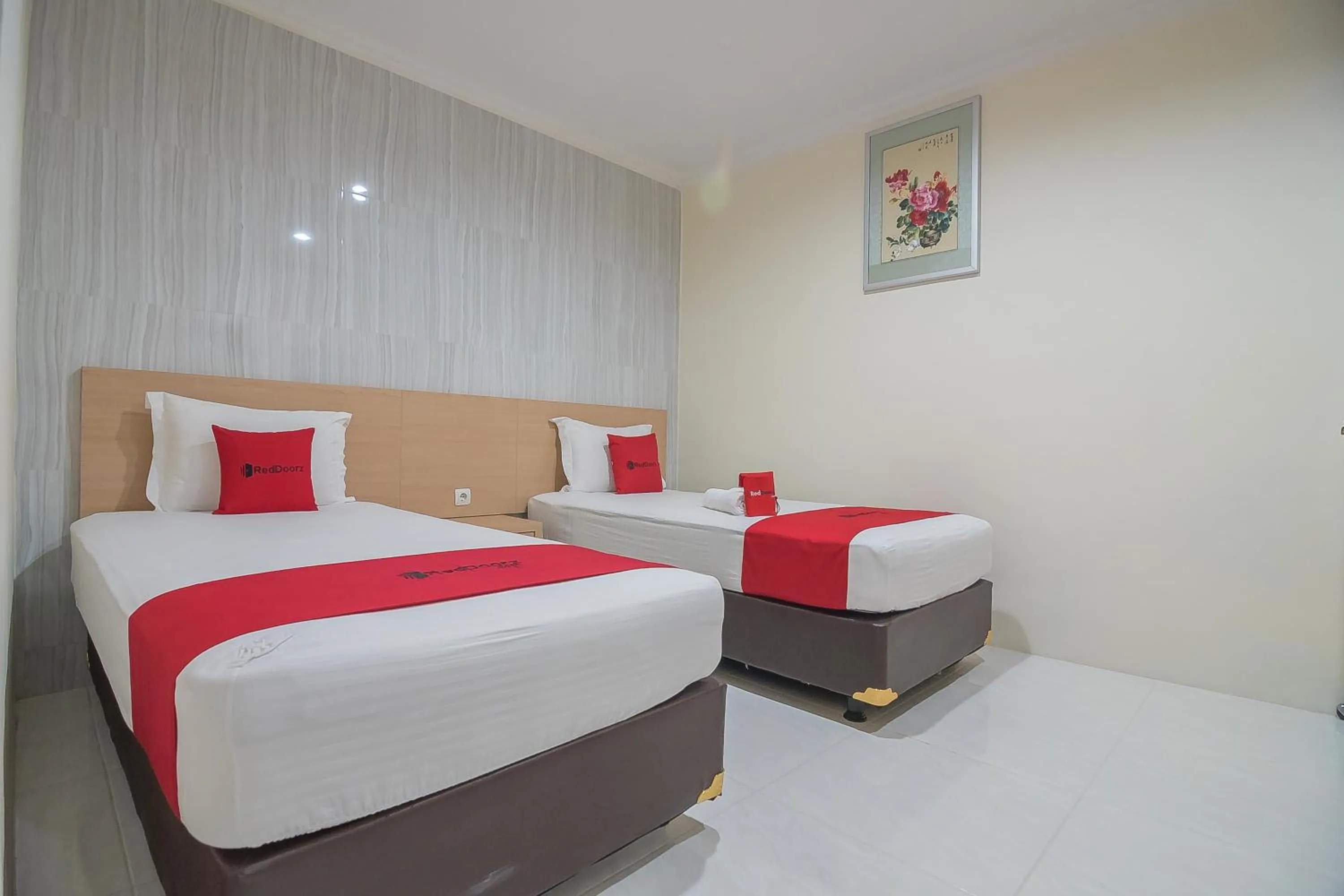 Bed in RedDoorz near MT Haryono Semarang