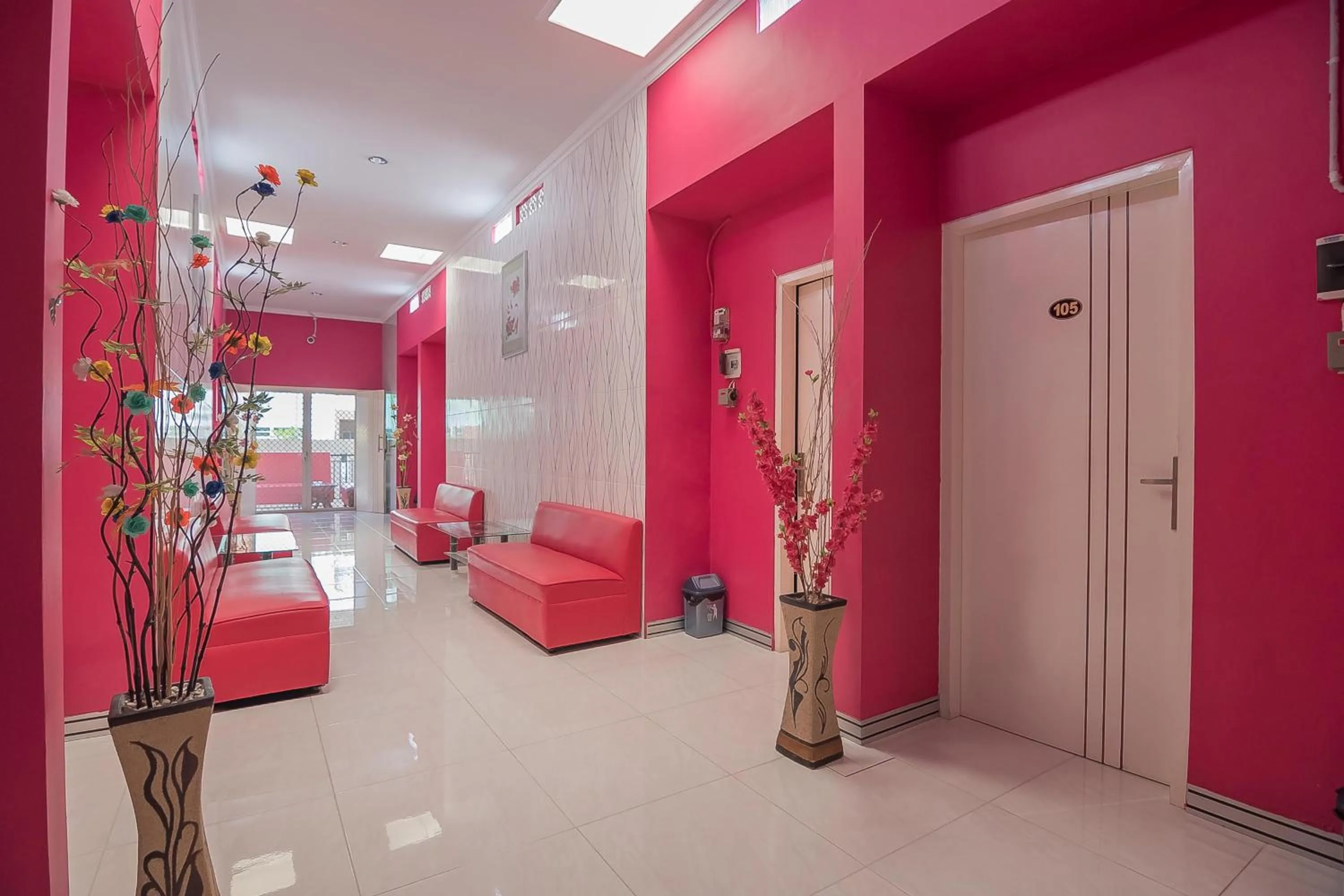 RedDoorz near MT Haryono Semarang