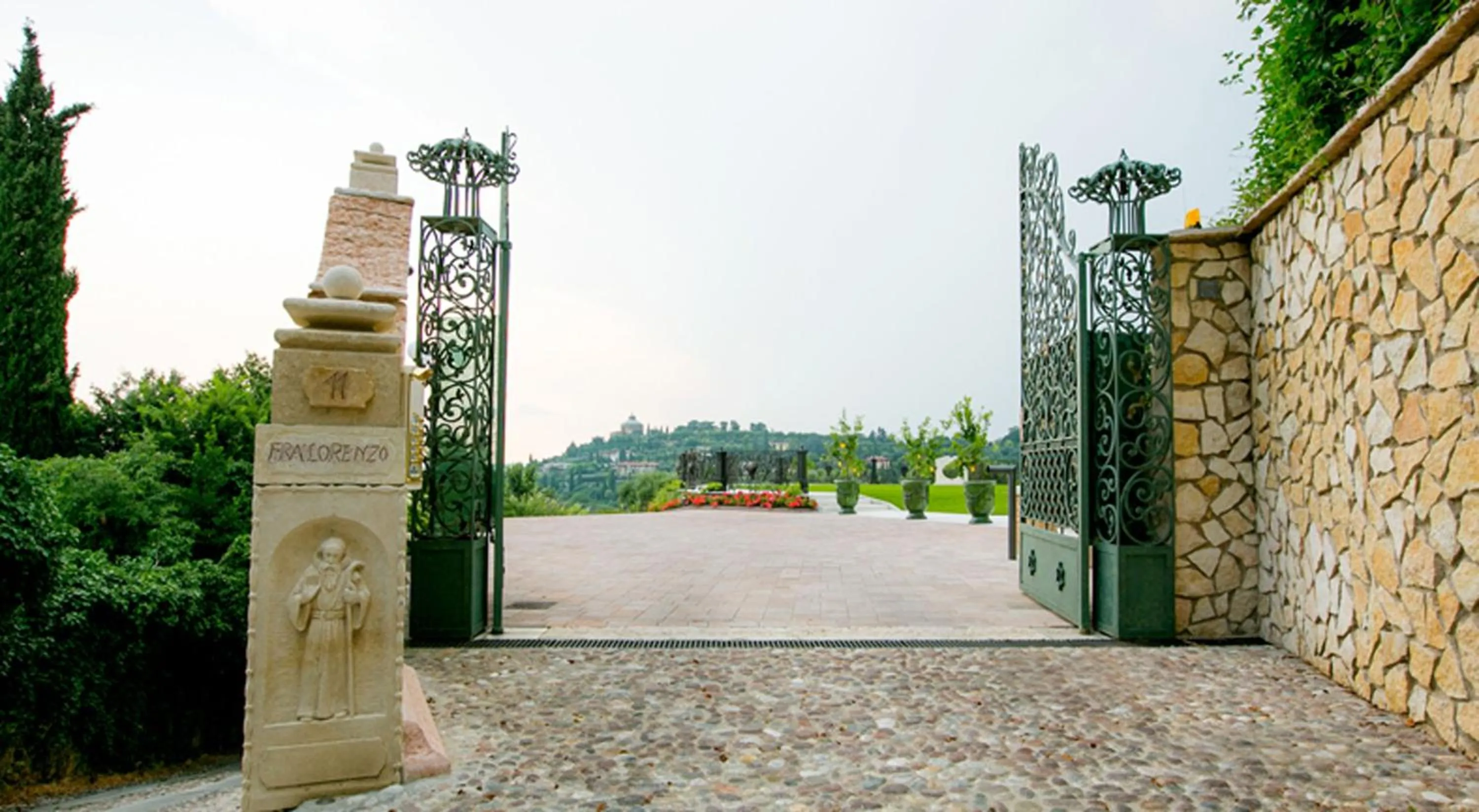 Facade/entrance in Relais Fra' Lorenzo
