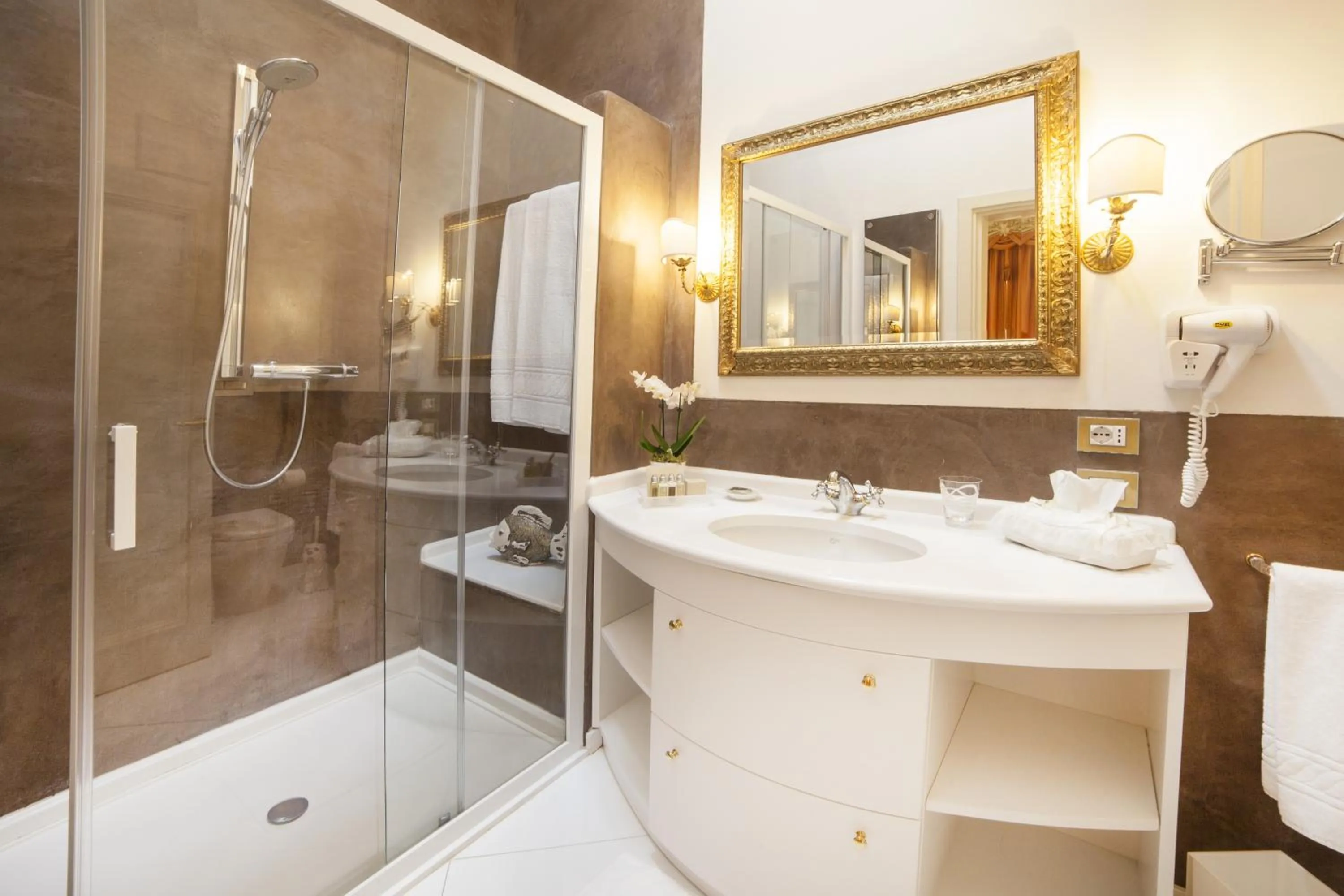 Shower in Relais Fra' Lorenzo