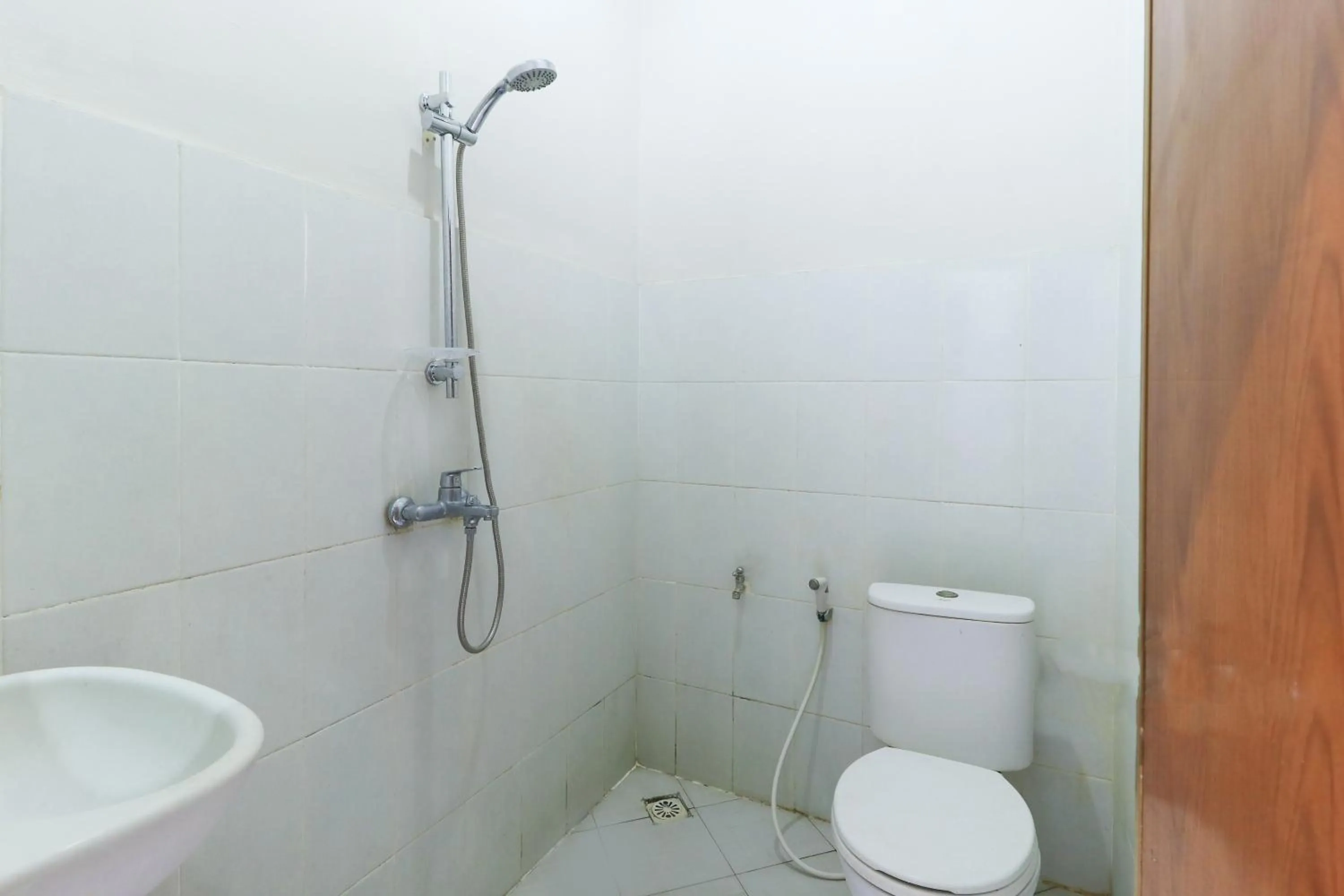 Bathroom in Hotel Warta Putra