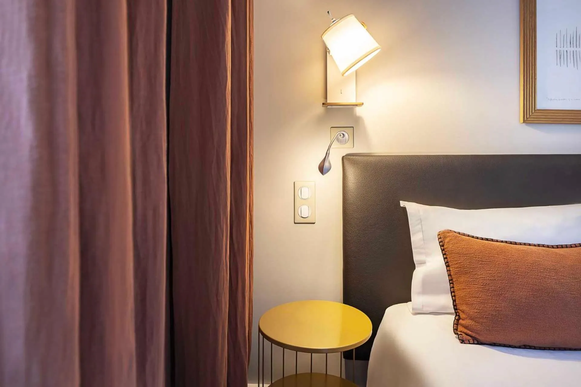 Bed in Best Western Aramis Saint Germain