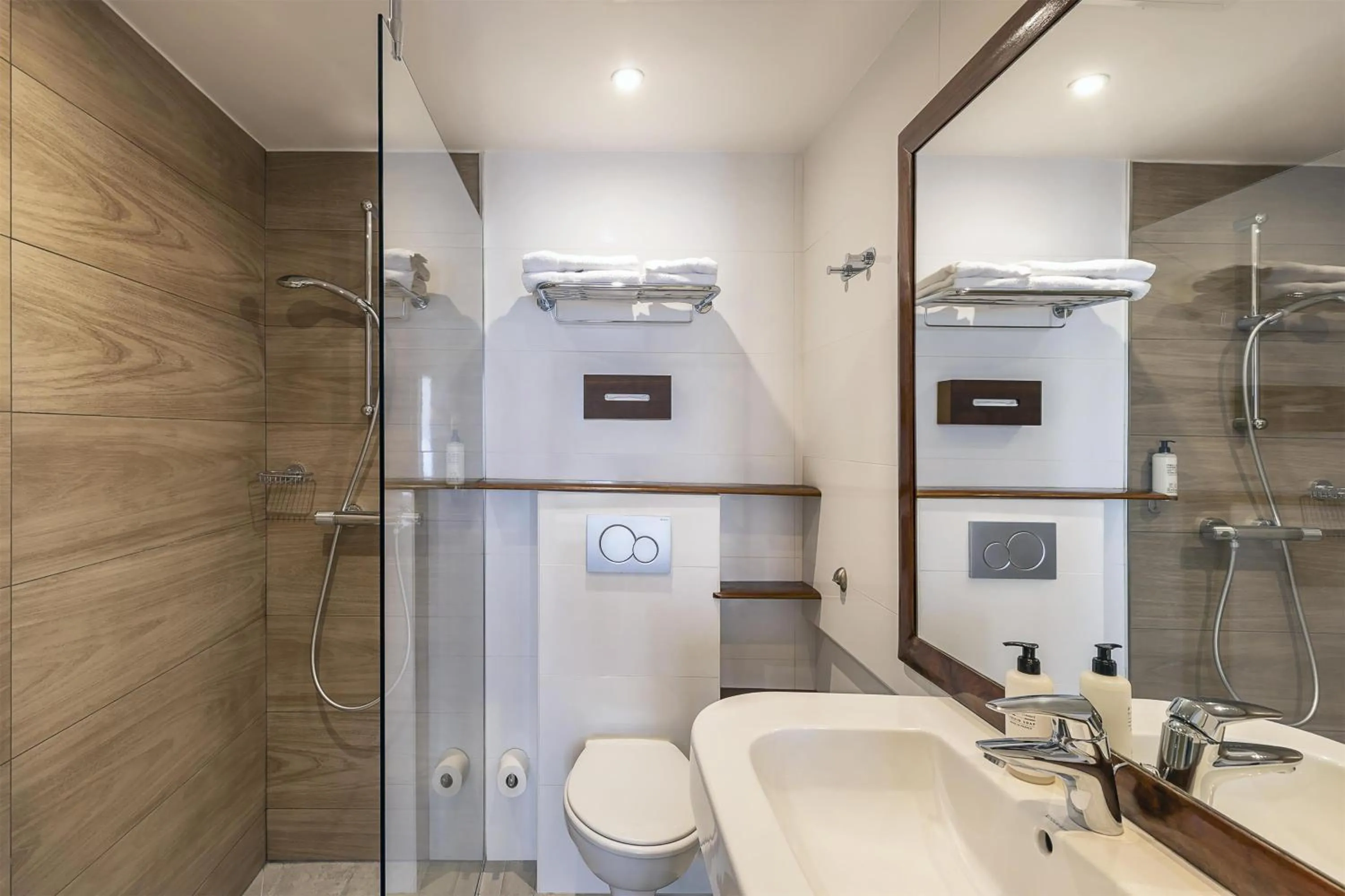 Bathroom in Best Western Aramis Saint Germain