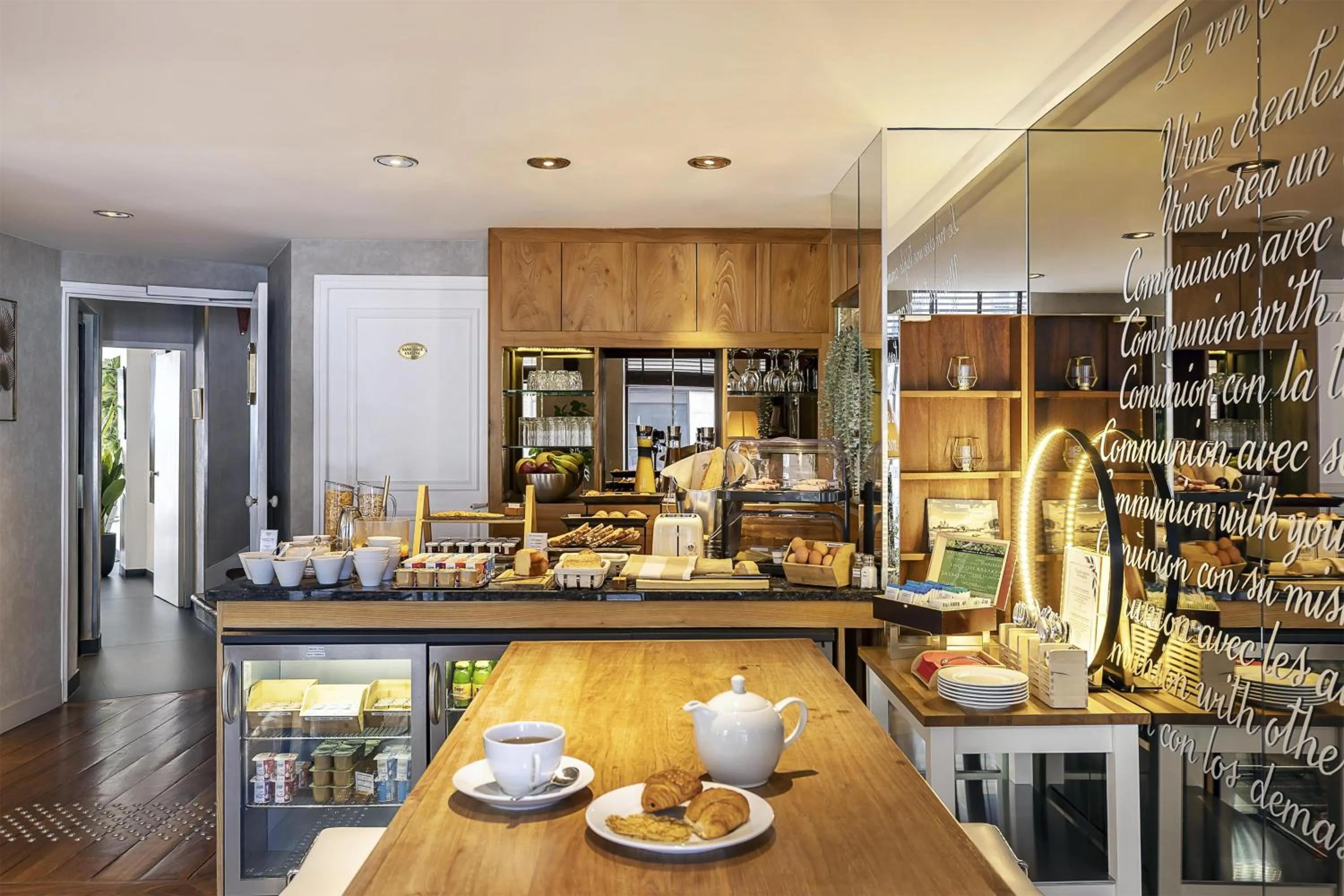 Breakfast in Best Western Aramis Saint Germain