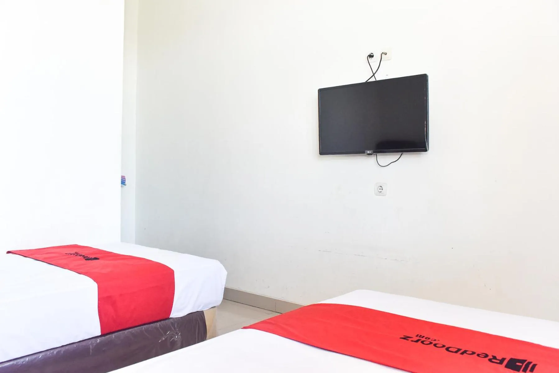 Bedroom, Bed in RedDoorz near Alun Alun Wonosobo
