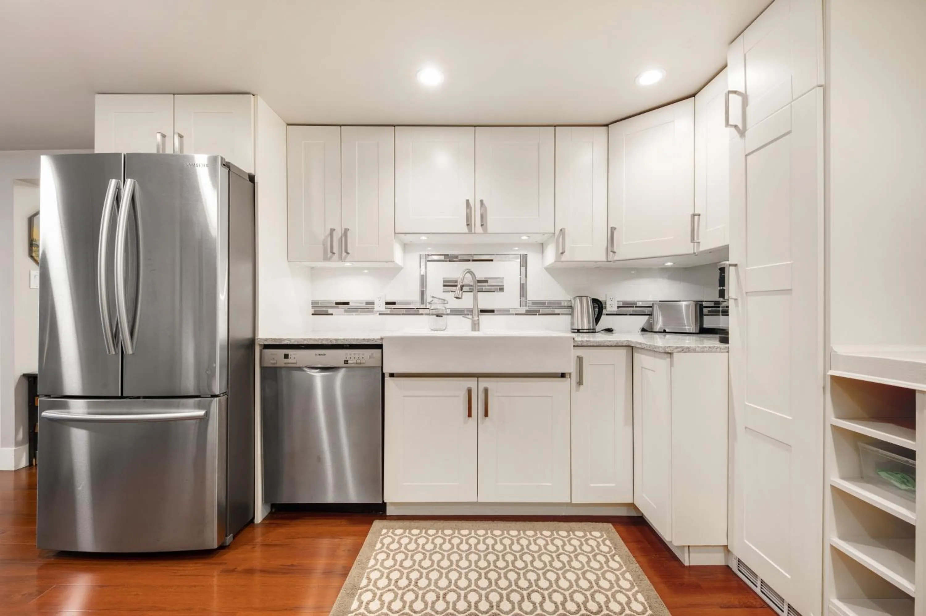 kitchen in The Ivy on Parker Guest House