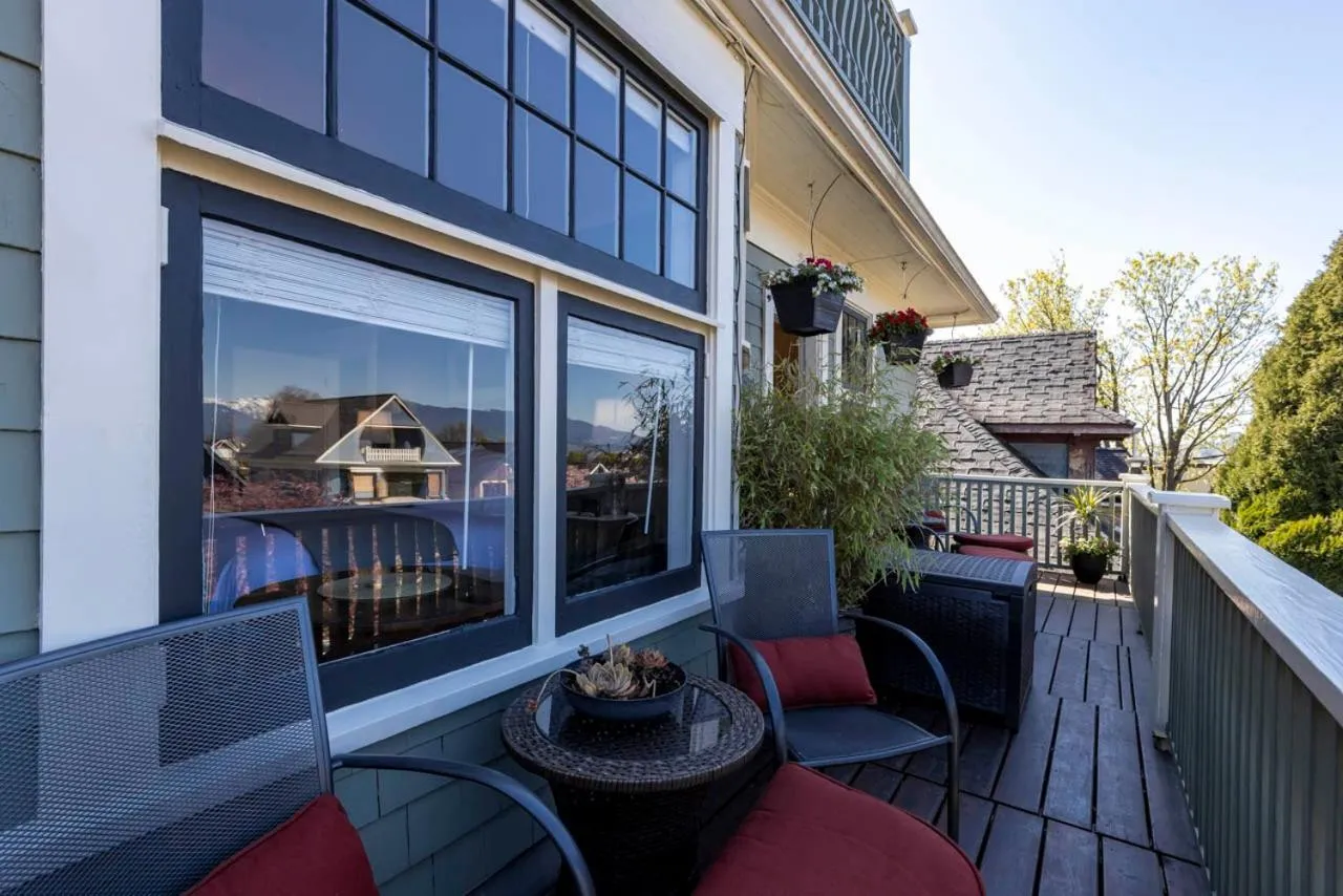 Balcony/Terrace in The Ivy on Parker Guest House