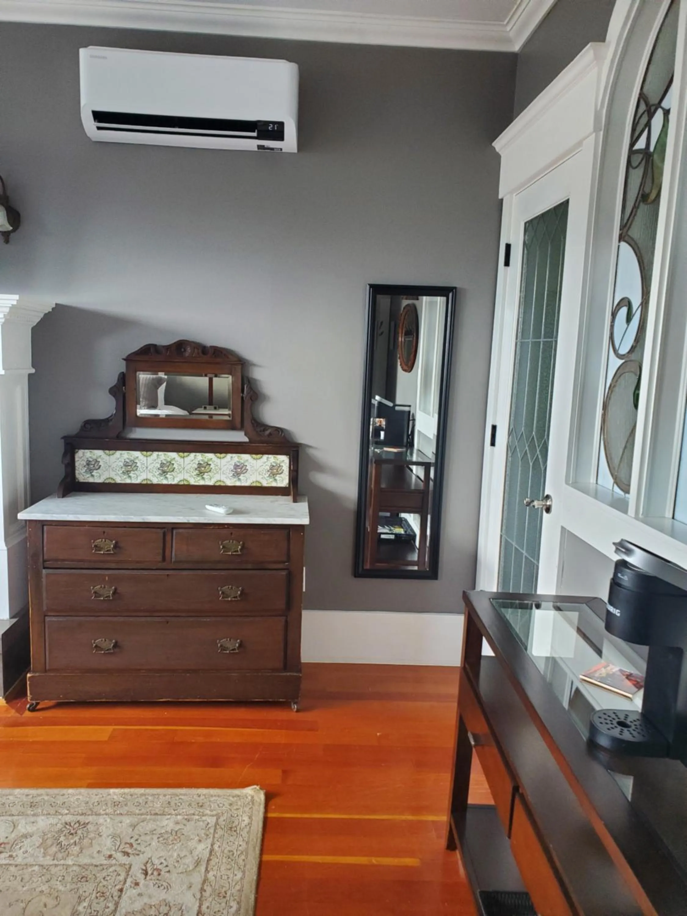 Coffee/tea facilities in The Ivy on Parker Guest House