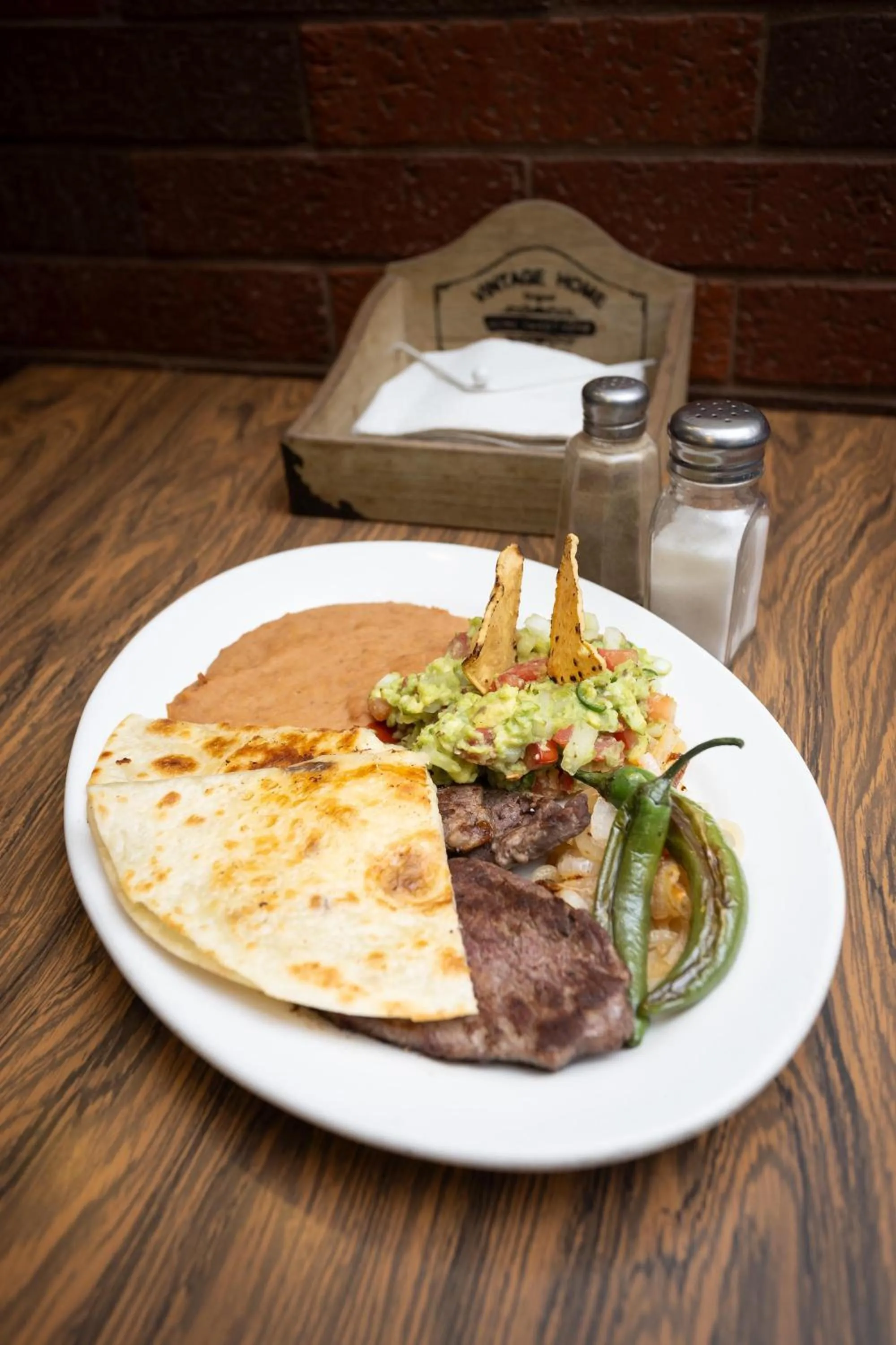 Food and drinks in Hotel Suites Kino