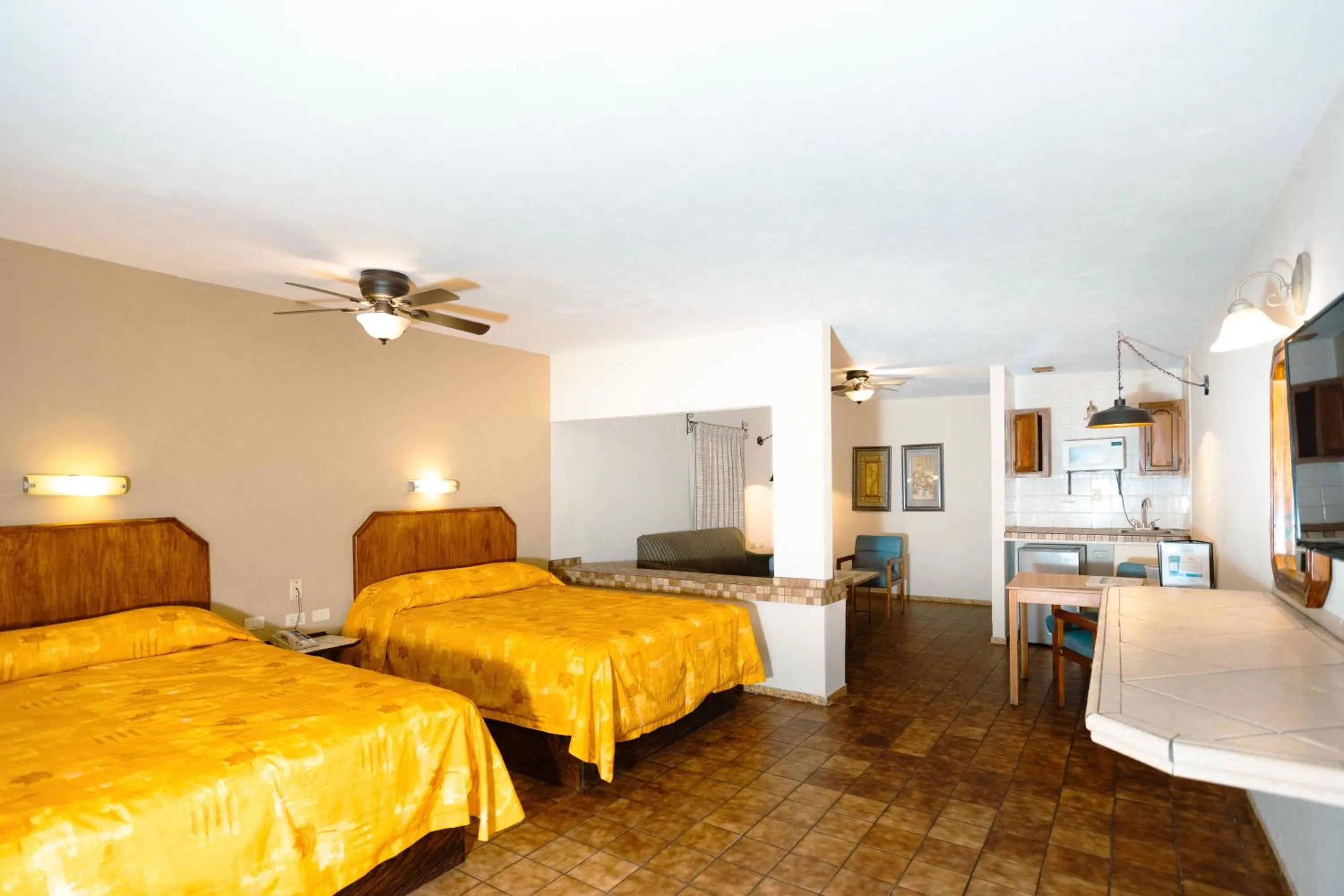 Bed in Hotel Suites Kino