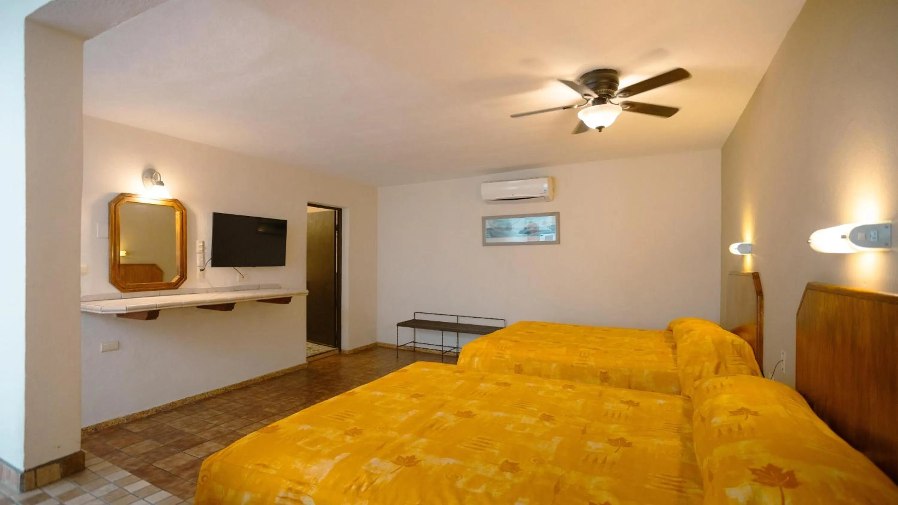 Bed in Hotel Suites Kino