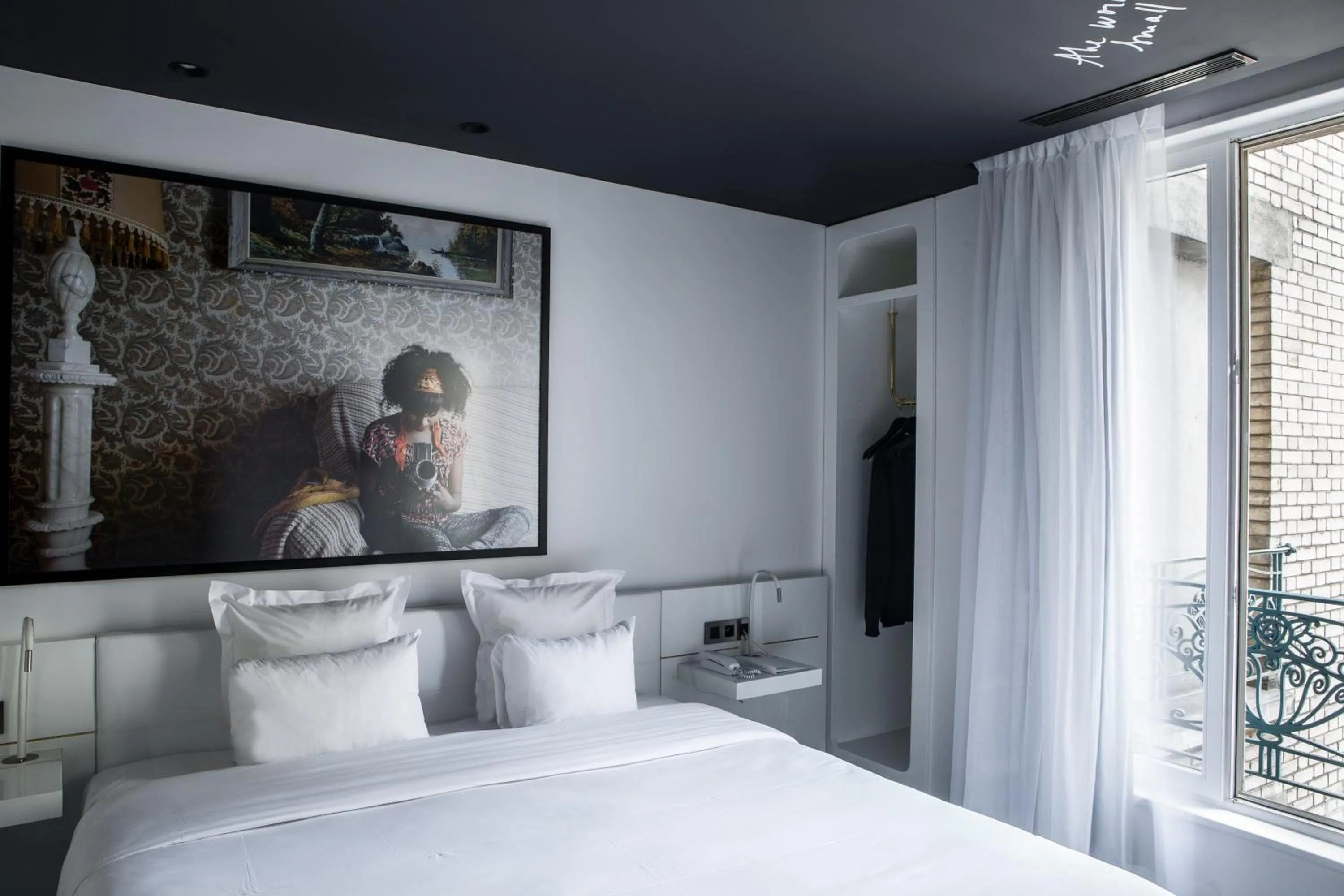 Bed in Le Général Hôtel