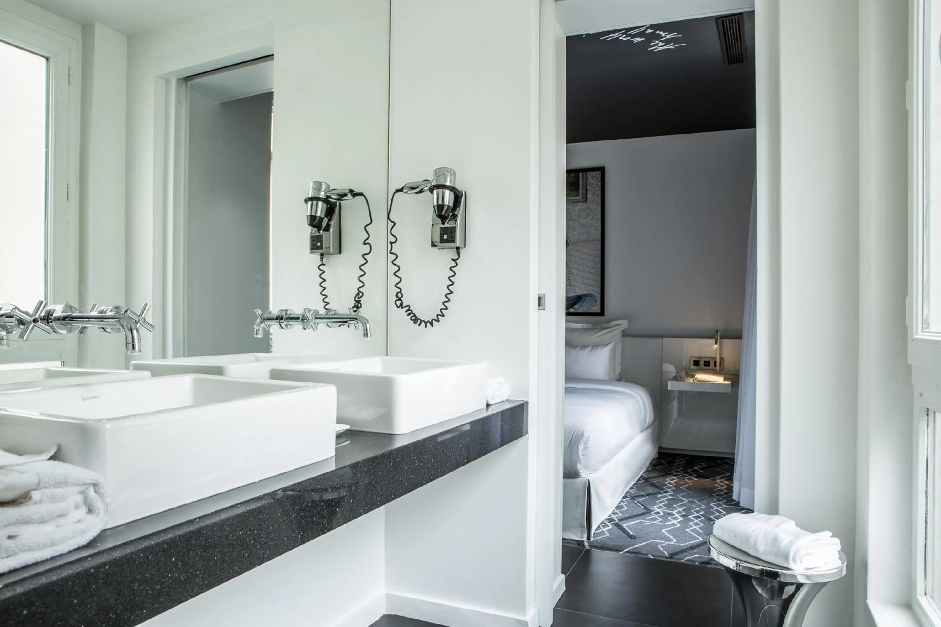 Bathroom in Le Général Hôtel