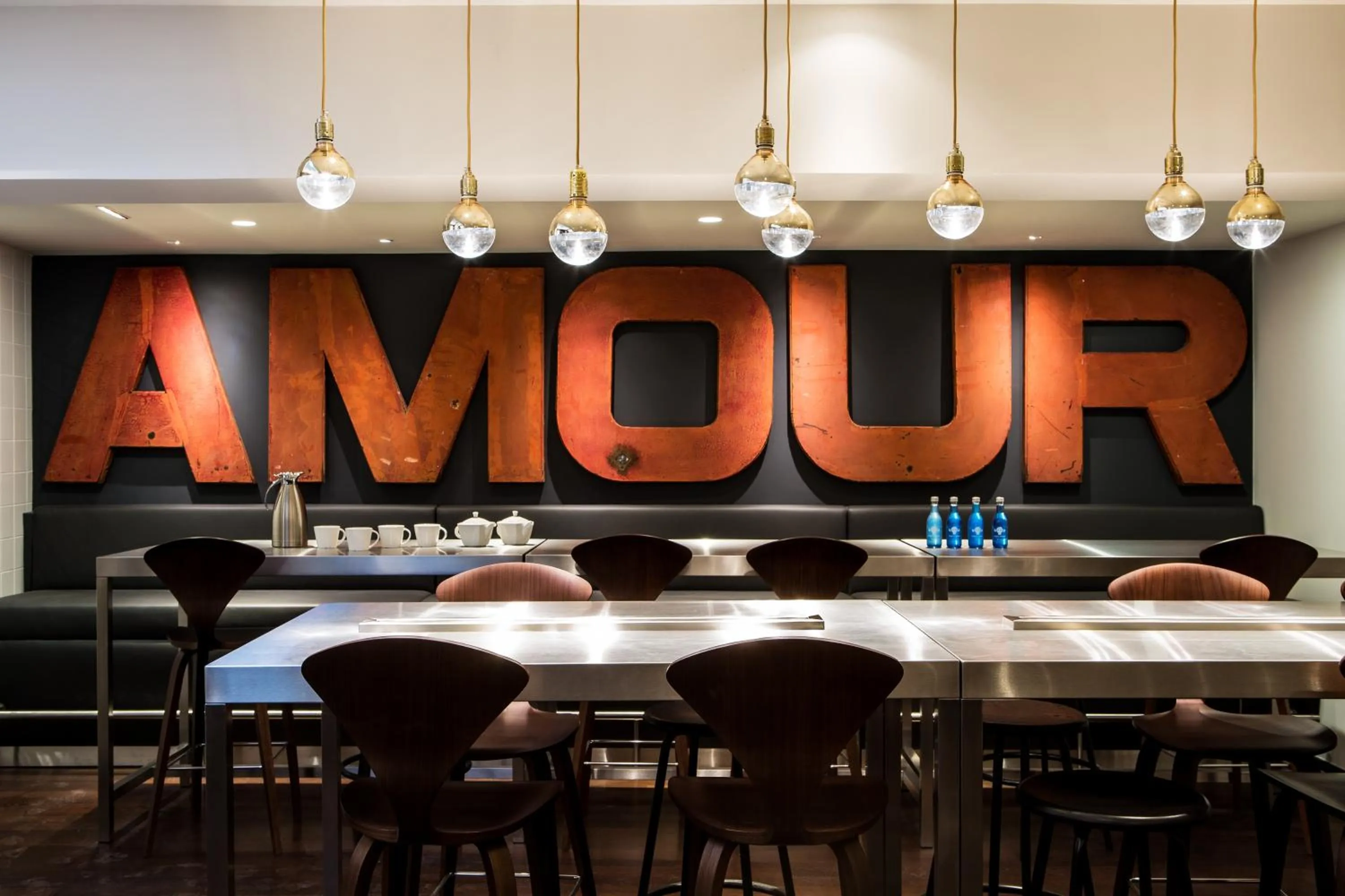 Restaurant/places to eat in Le Général Hôtel