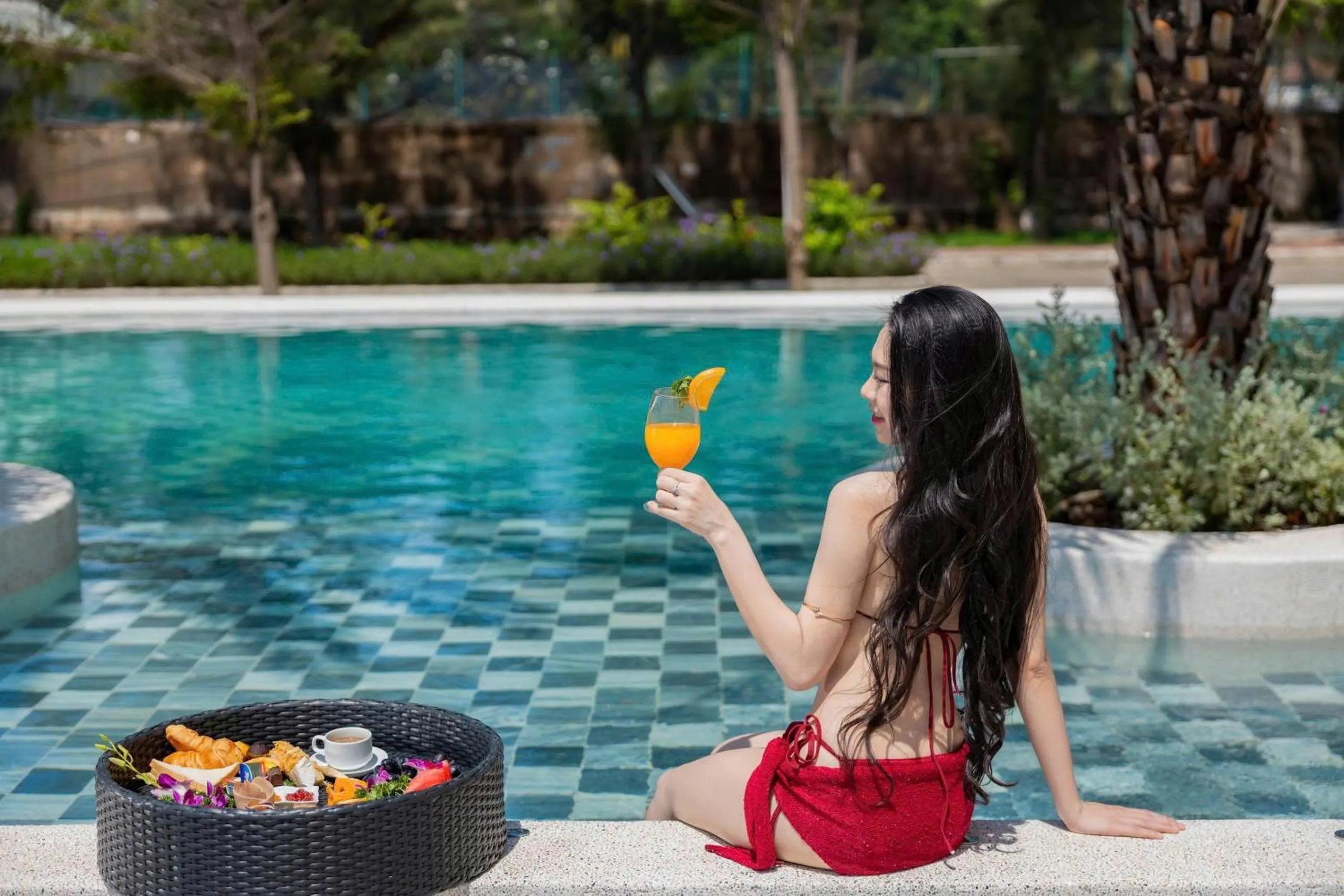 Swimming pool in Annata Beach Hotel