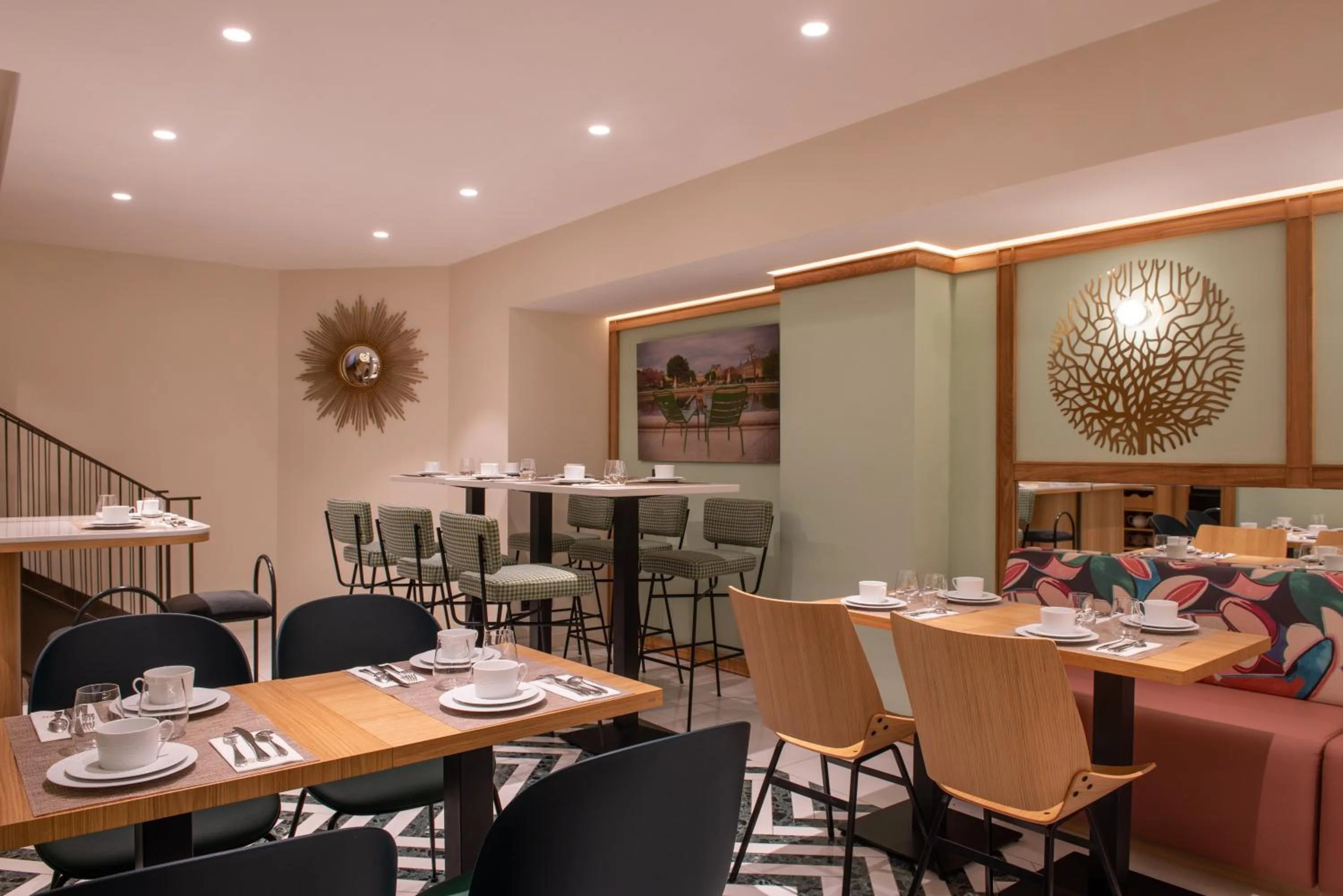 Breakfast in Hotel Yllen Eiffel