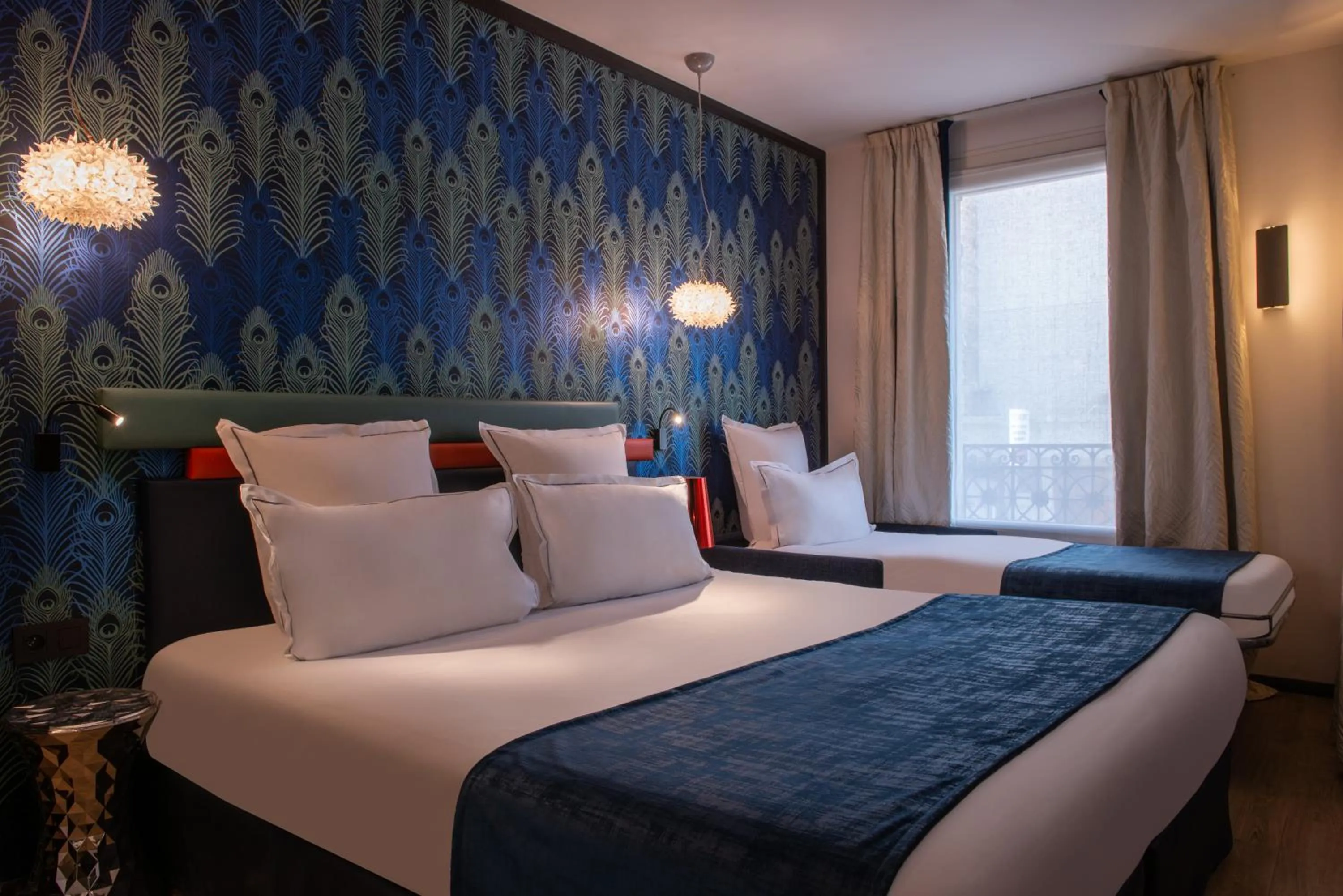 Bedroom, Bed in Hotel Yllen Eiffel