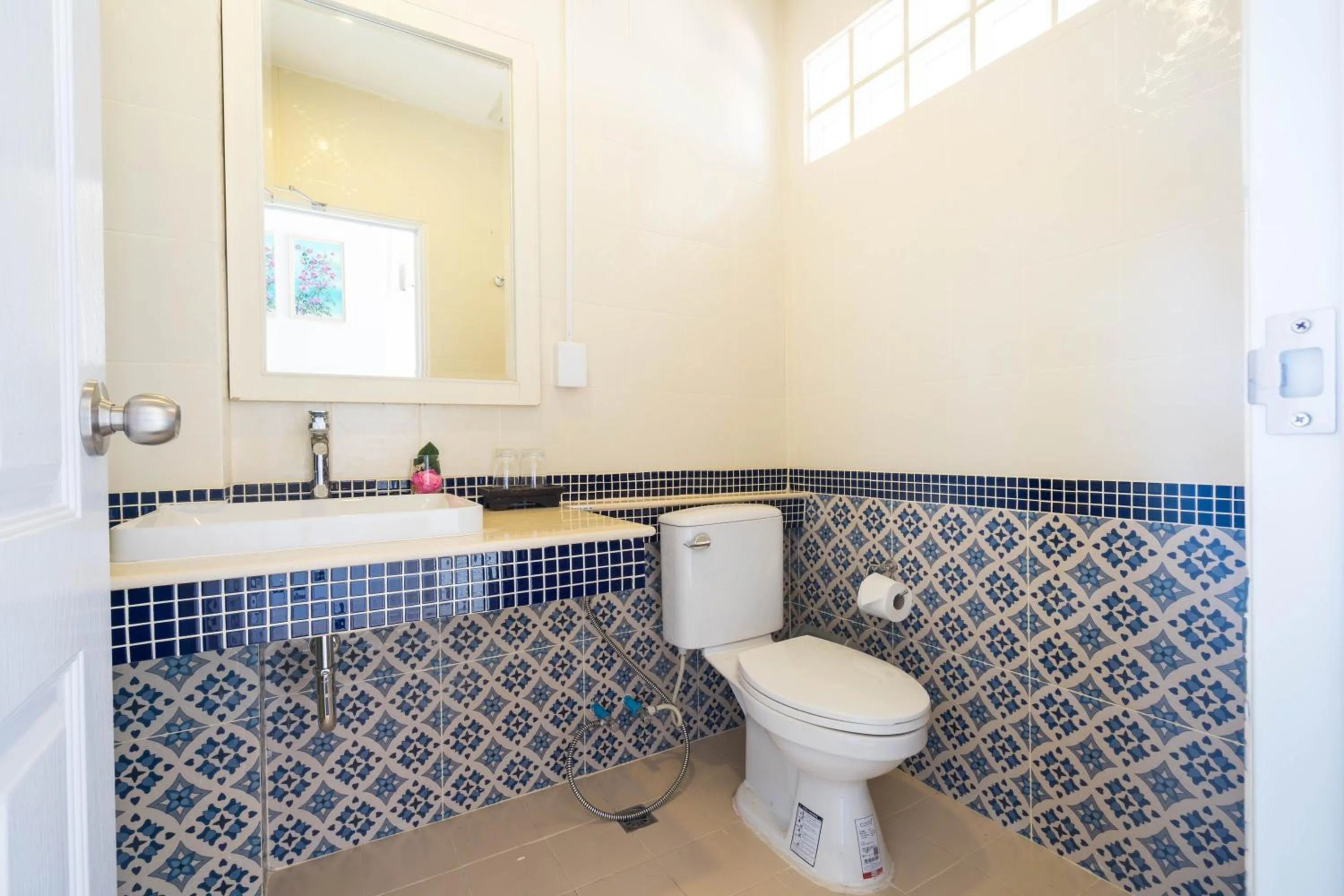 Shower in Baan Anodat