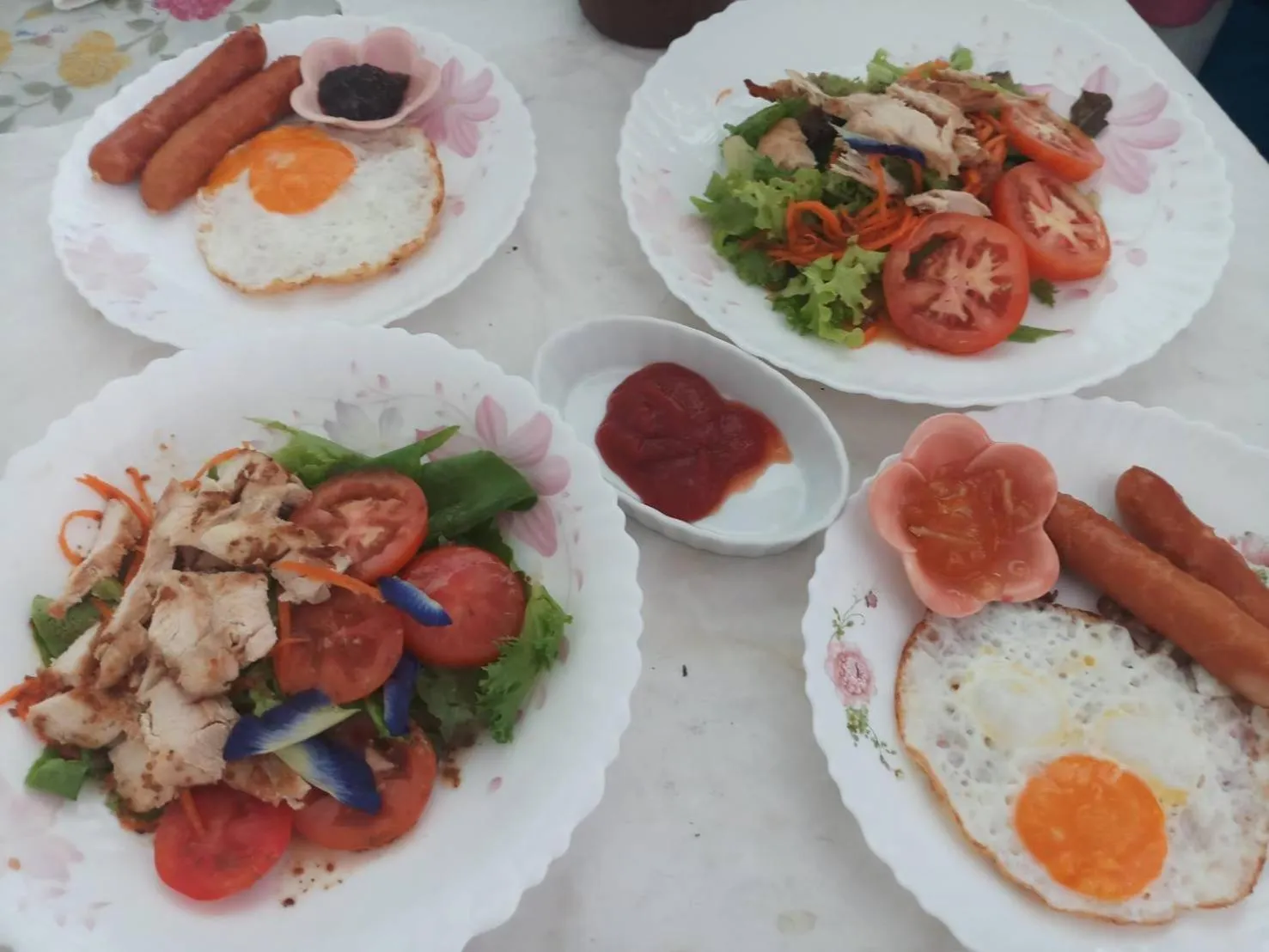 Continental breakfast in Baan Anodat