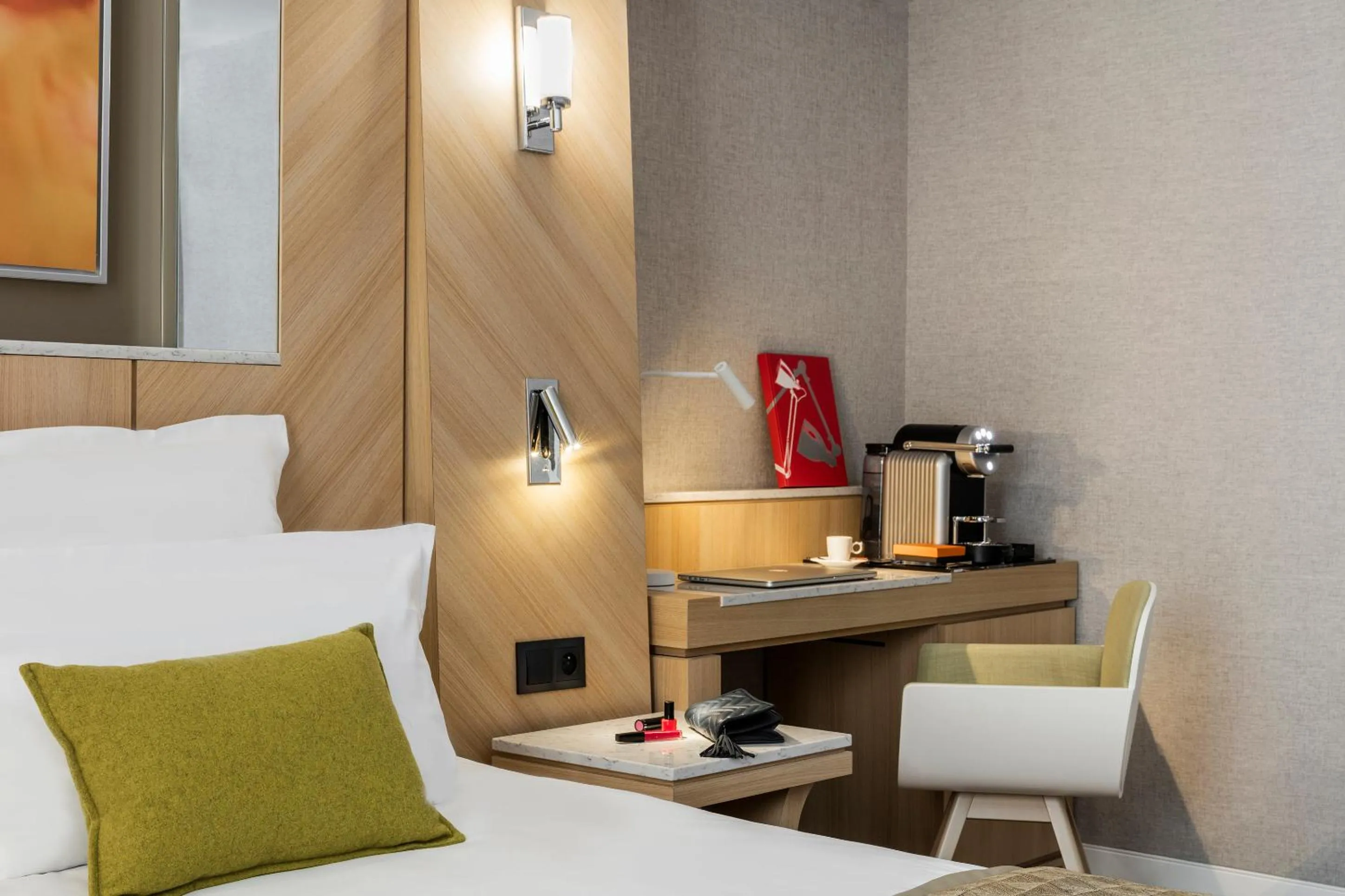 Decorative detail, Bed in Hotel Louvre Saint-Honoré