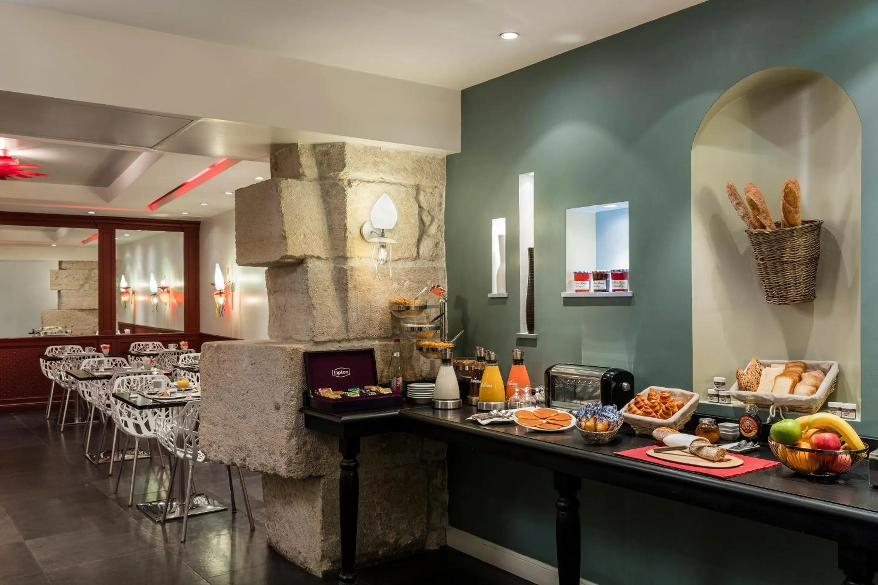 Lounge or bar in Hotel Louvre Saint-Honoré