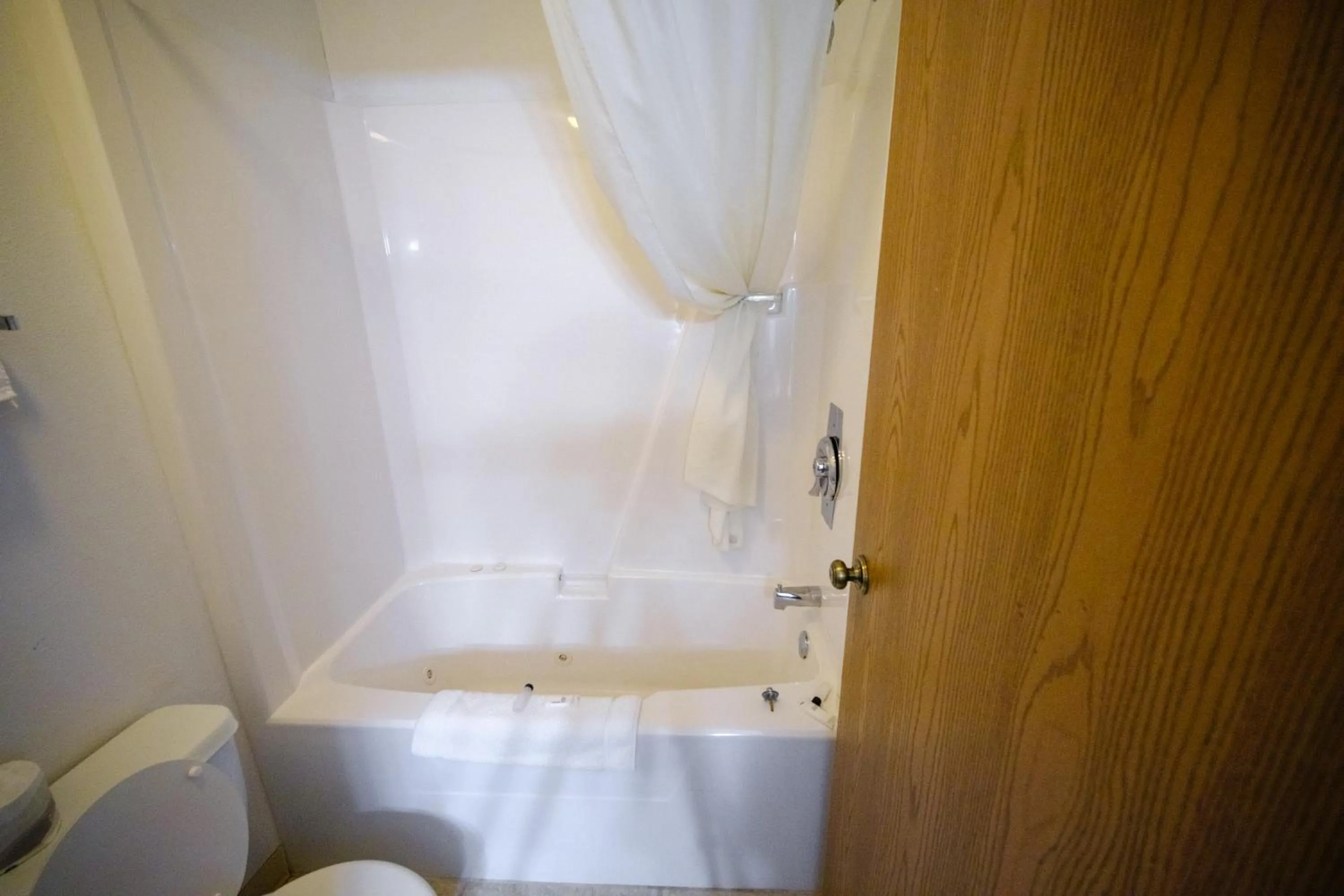 Bathroom in Westwood Inn & Suites Kimball I 90