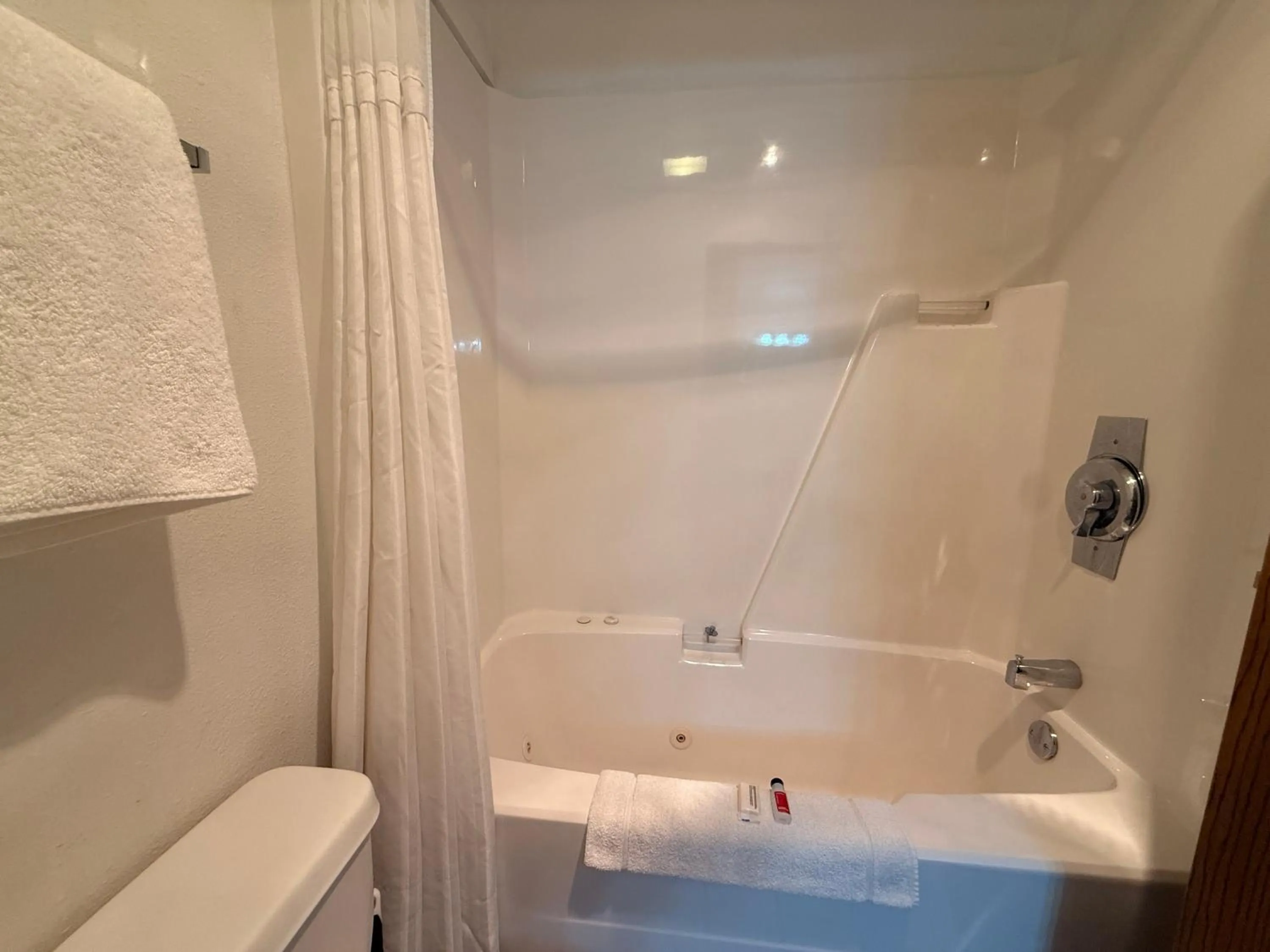 Bathroom in Westwood Inn & Suites Kimball I 90