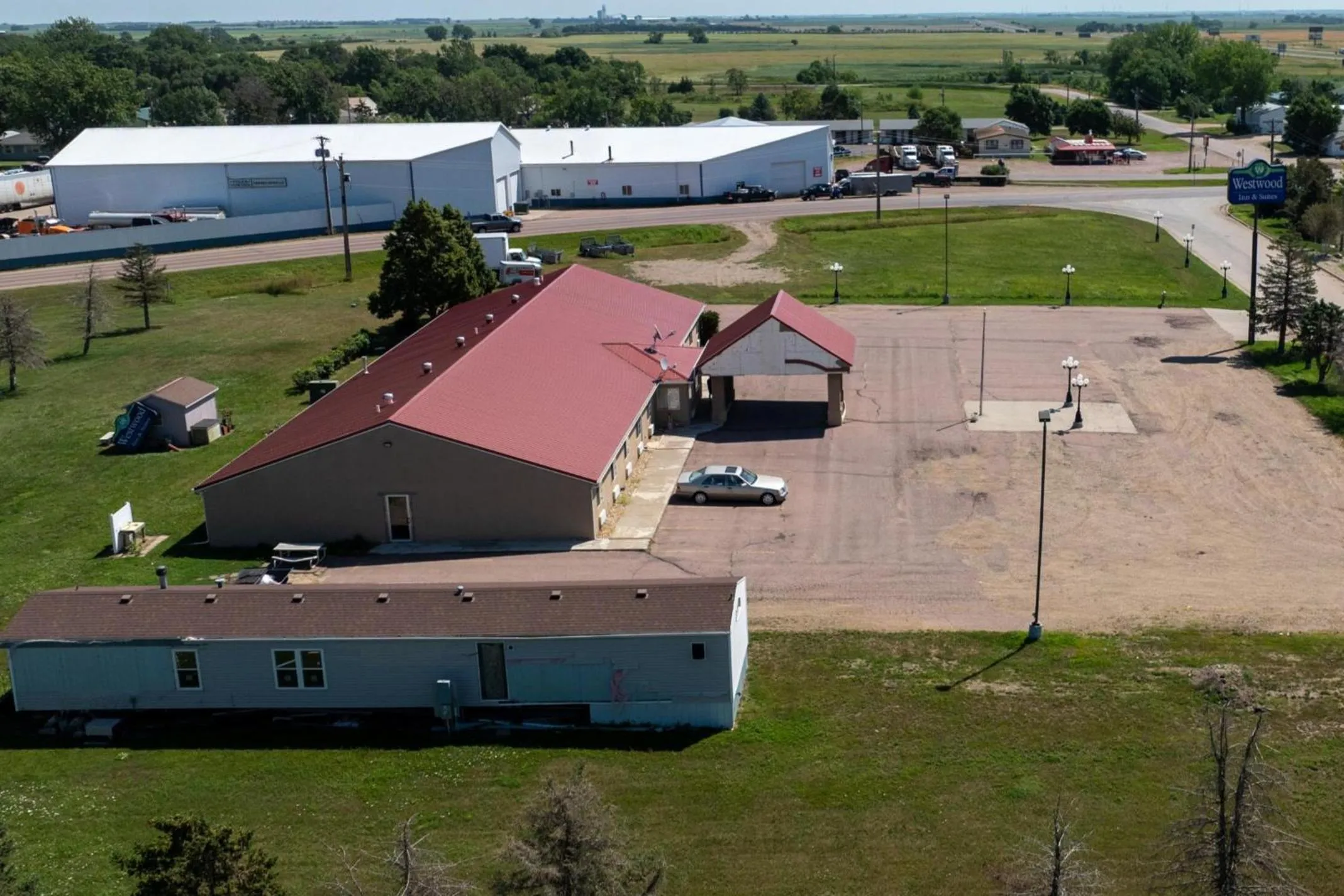 Property building in Westwood Inn & Suites Kimball I 90