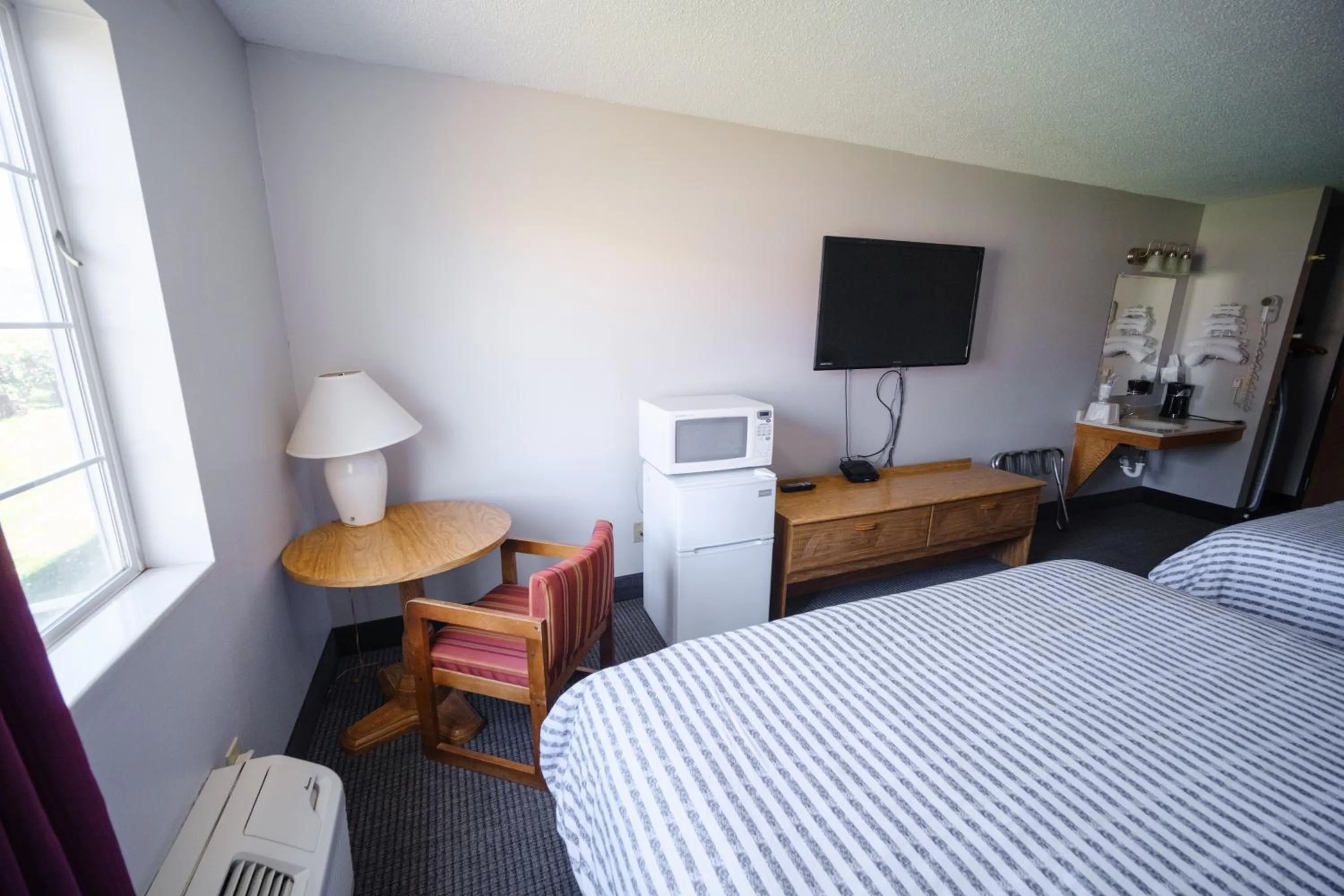 Bedroom, Bed in Westwood Inn & Suites Kimball I 90