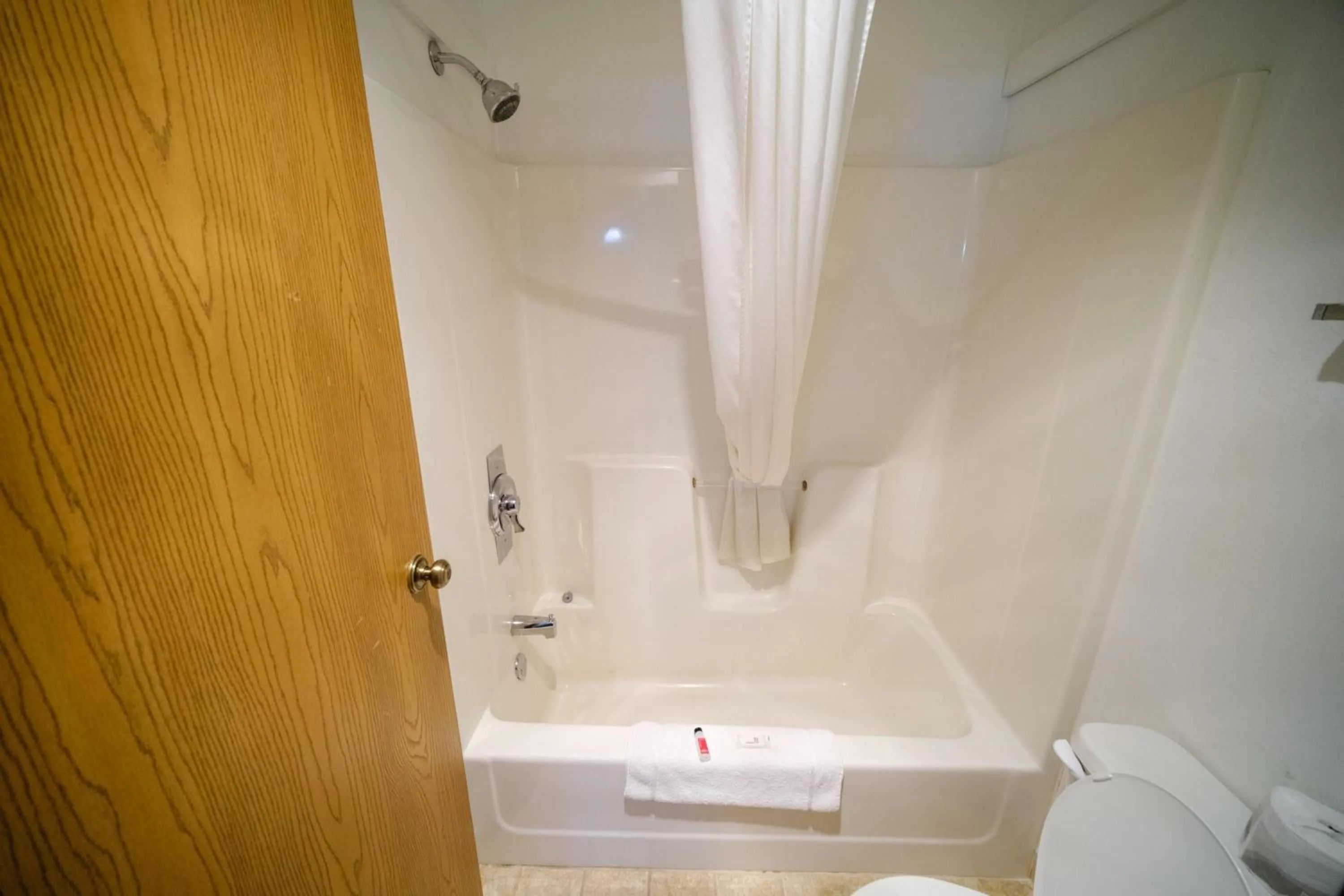 Bathroom in Westwood Inn & Suites Kimball I 90