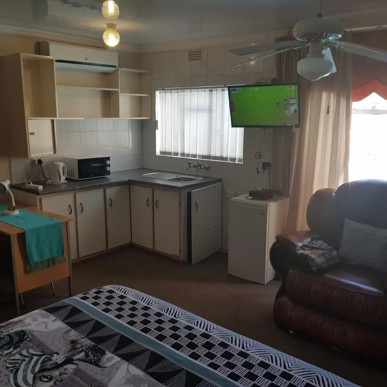 Bed in Jolani 2 Guest House