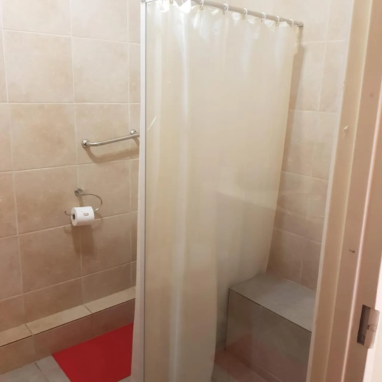 Shower in Jolani 2 Guest House