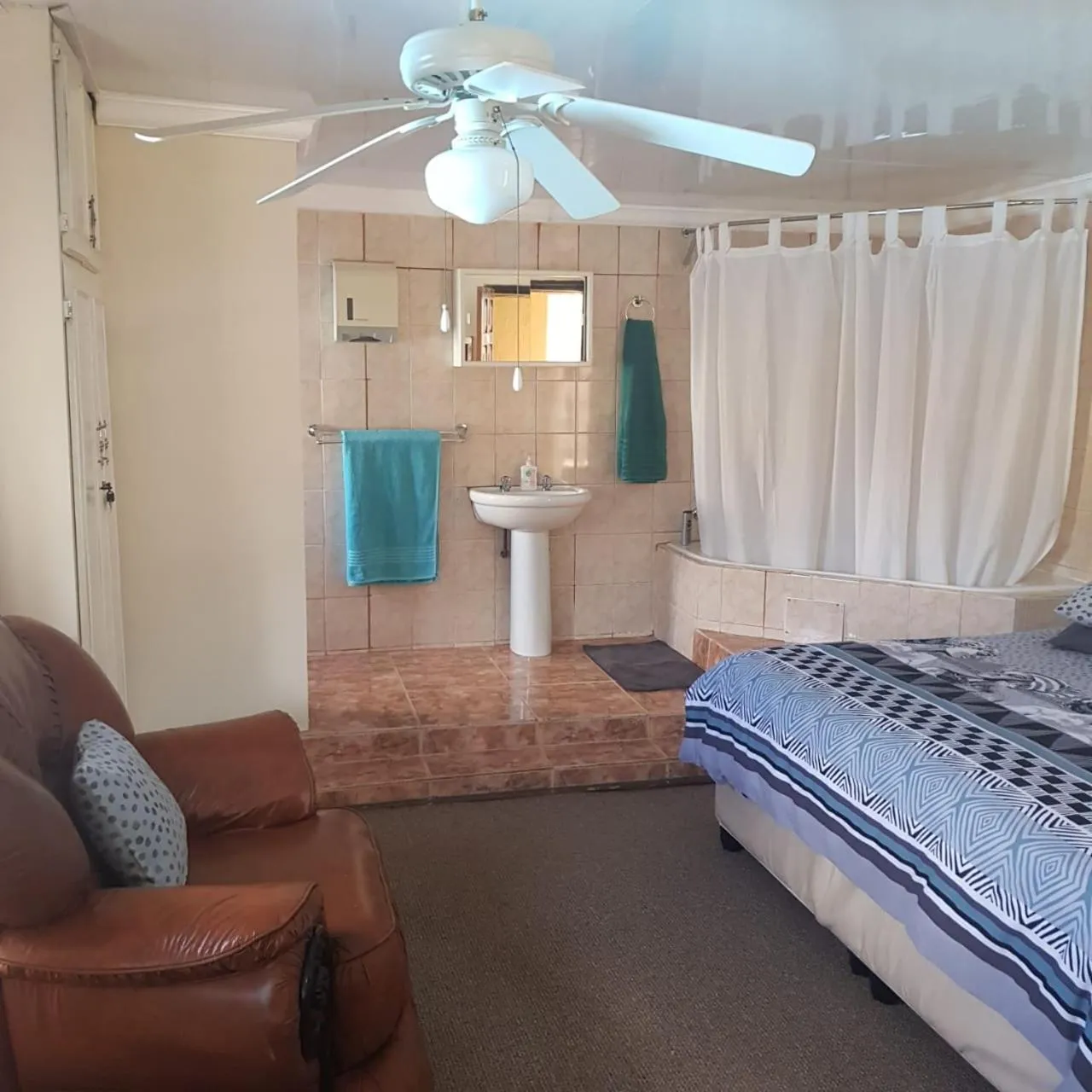 Bed in Jolani 2 Guest House